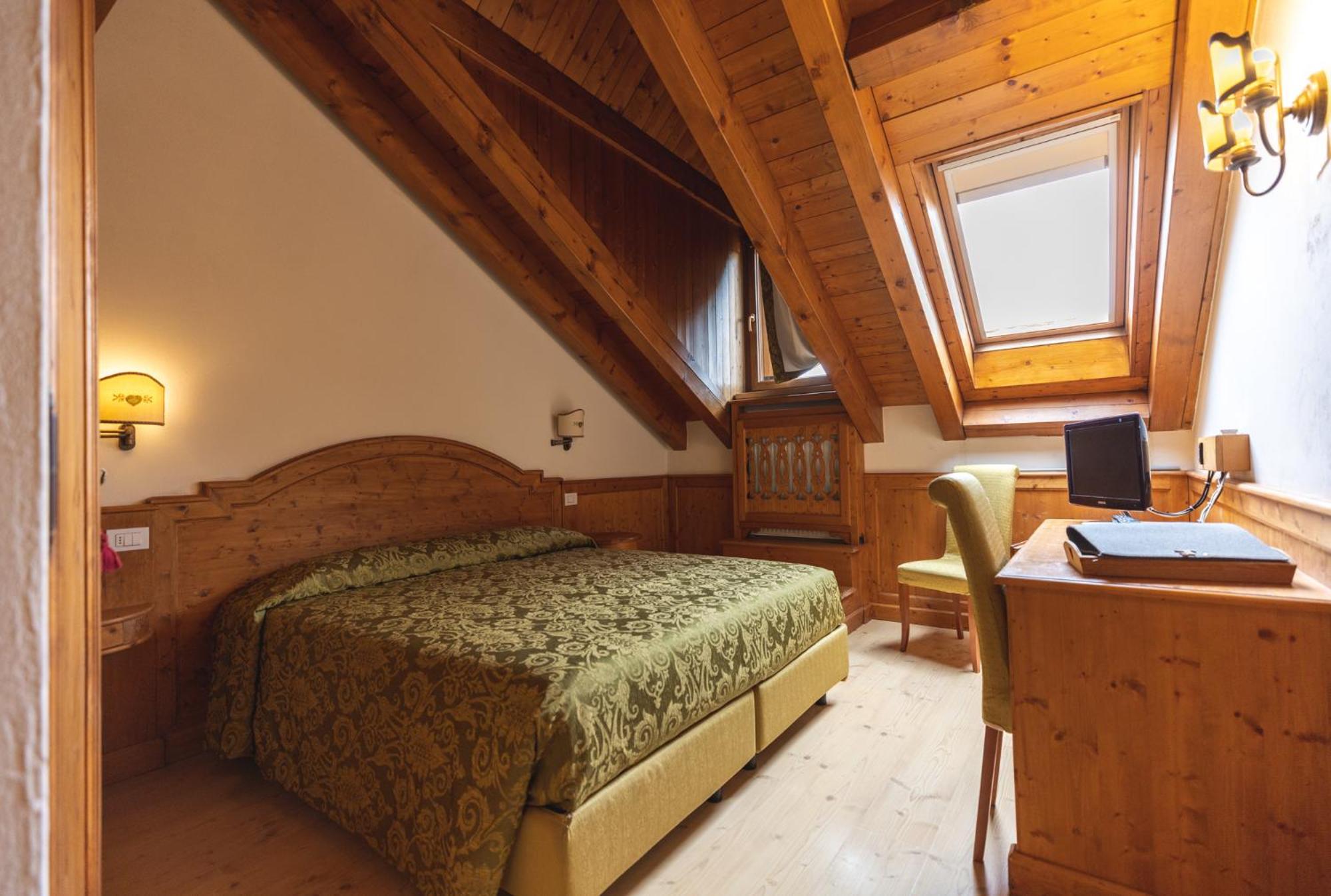 Double Room - Attic - Photo 2