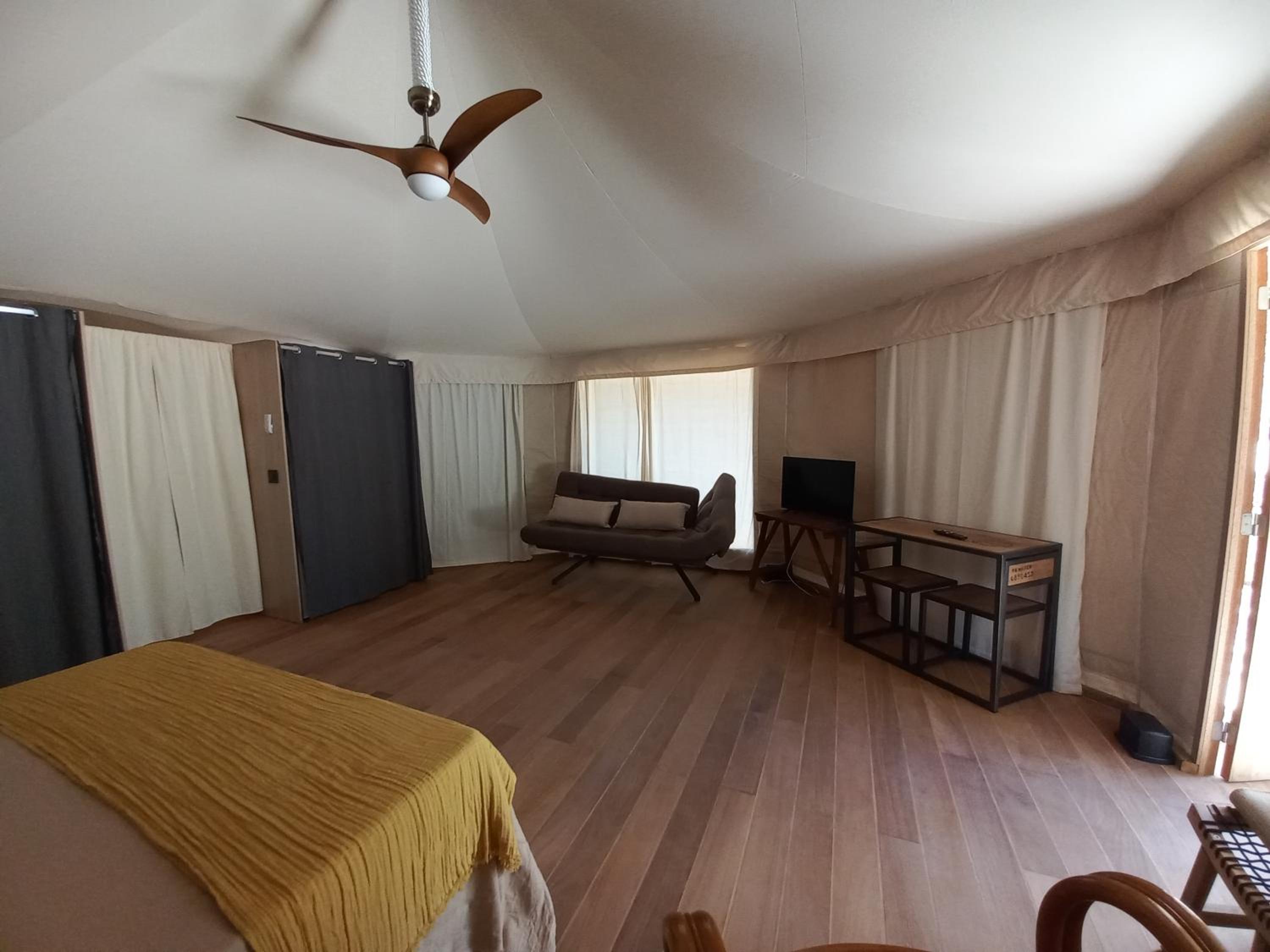 Tent - Photo 5