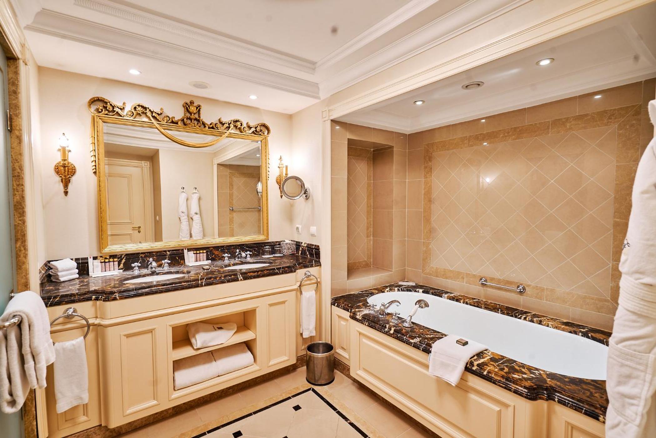 Fairmont 2 Queen Beds - Photo 4