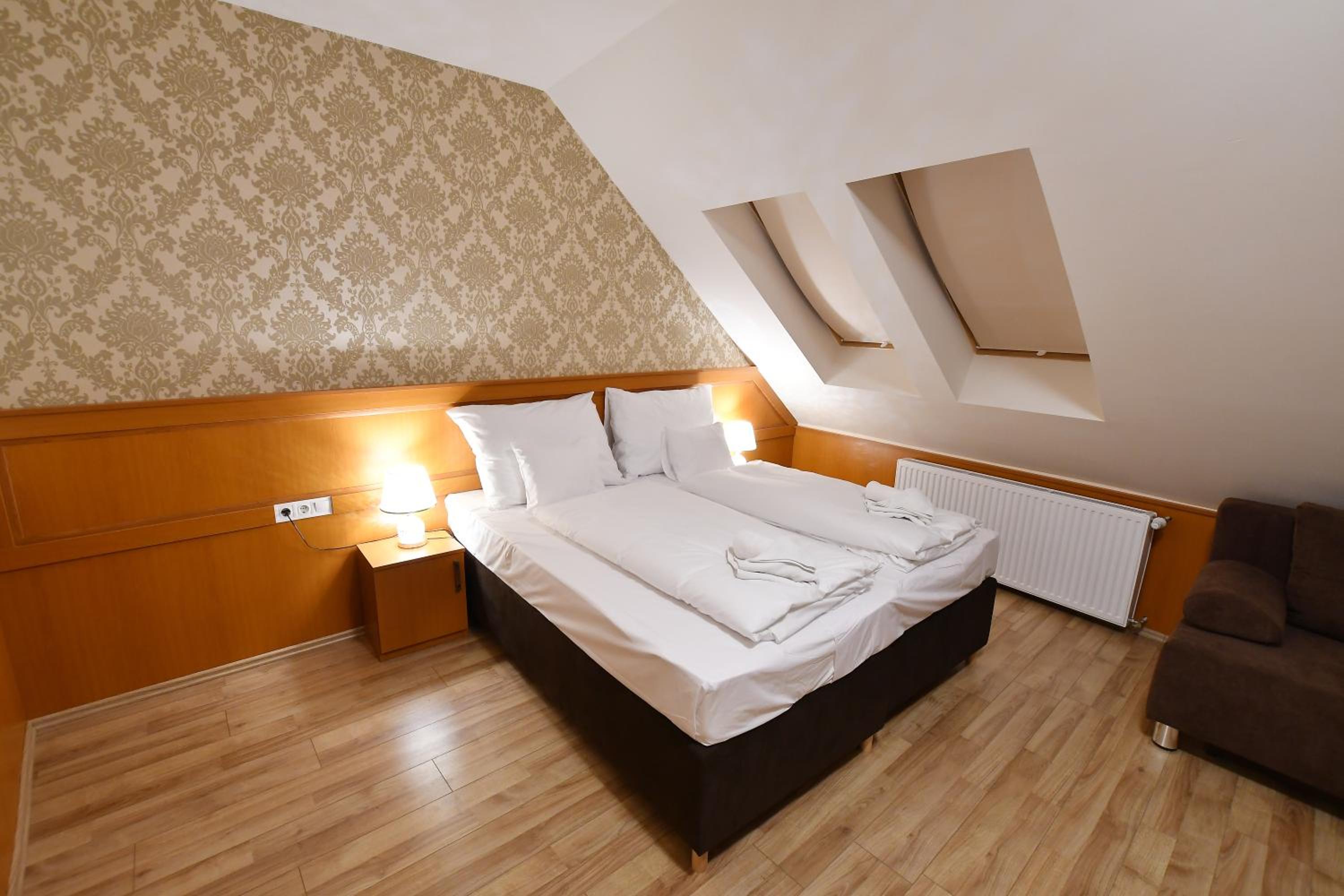 Quadruple Room - Photo 3