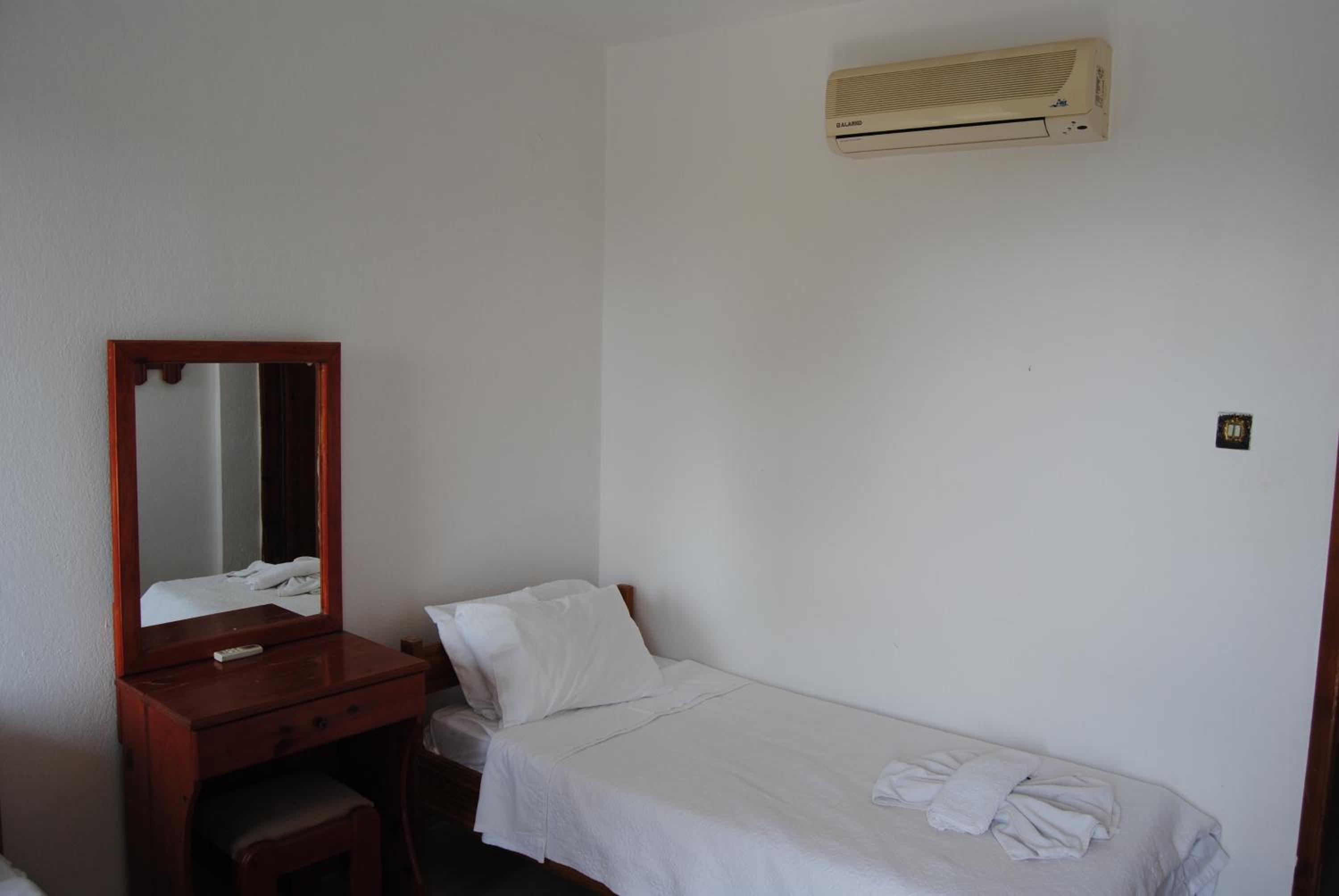 Standard Double or Twin Room photo 1
