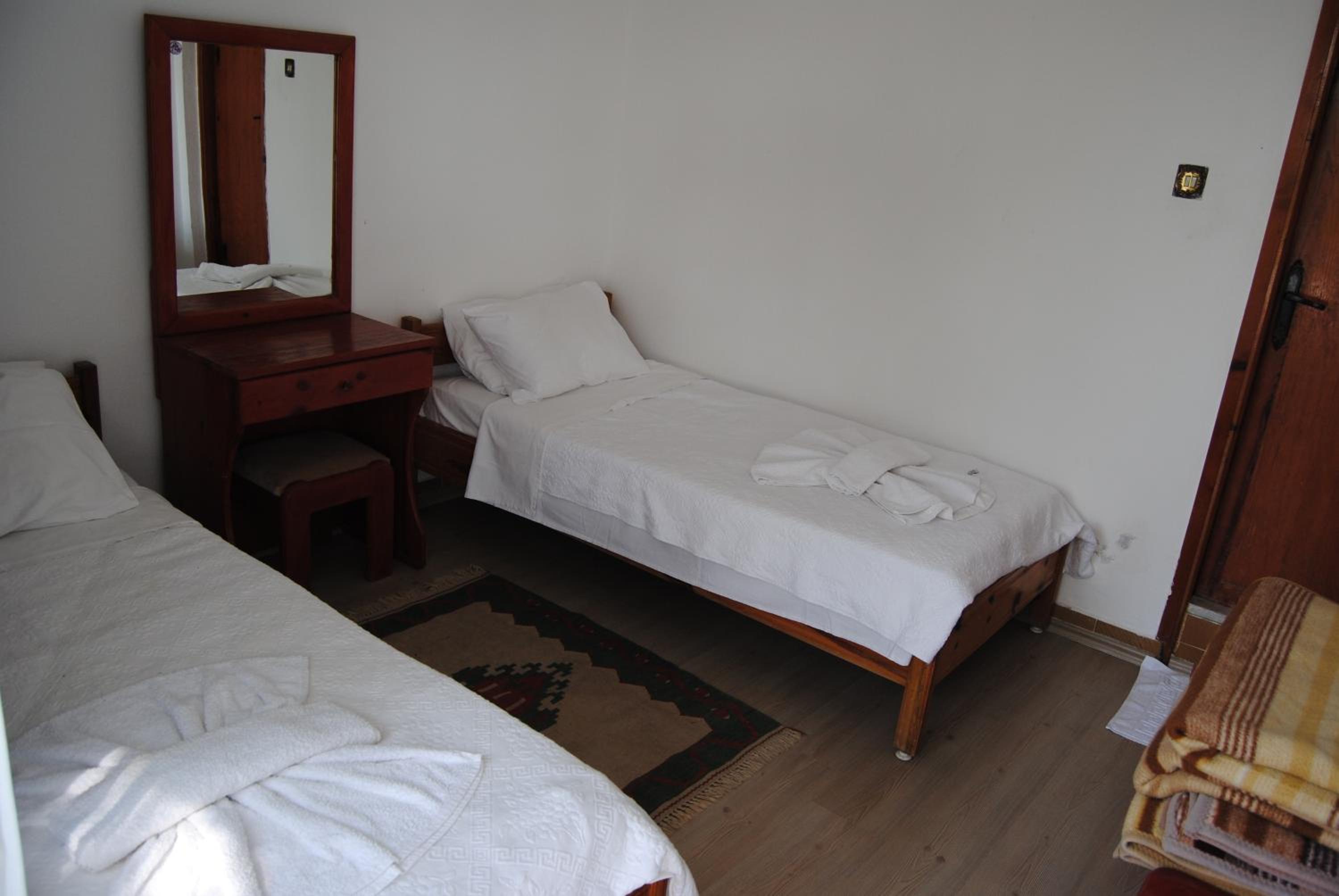 Standard Double or Twin Room photo 3