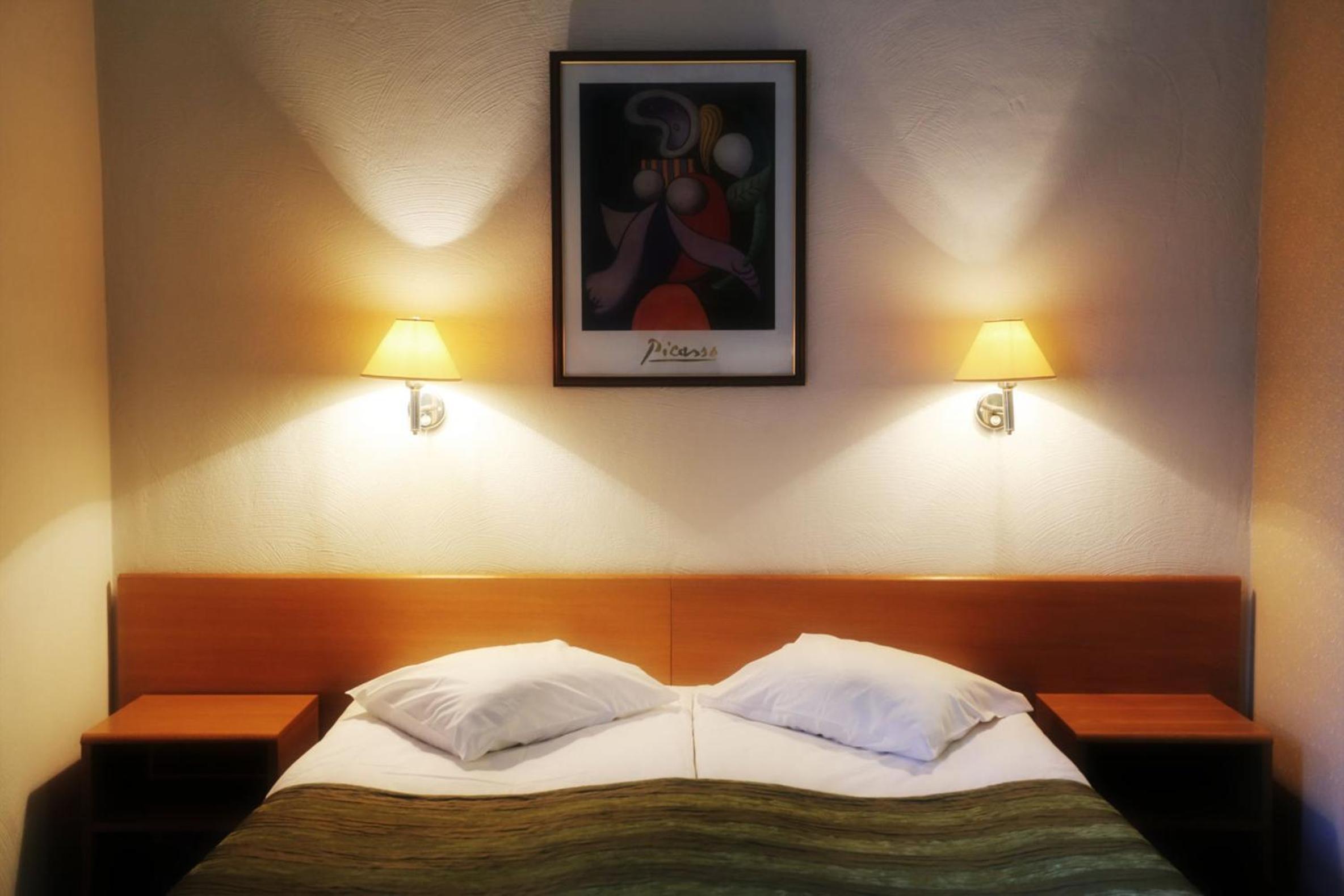 Double Room - Photo 5