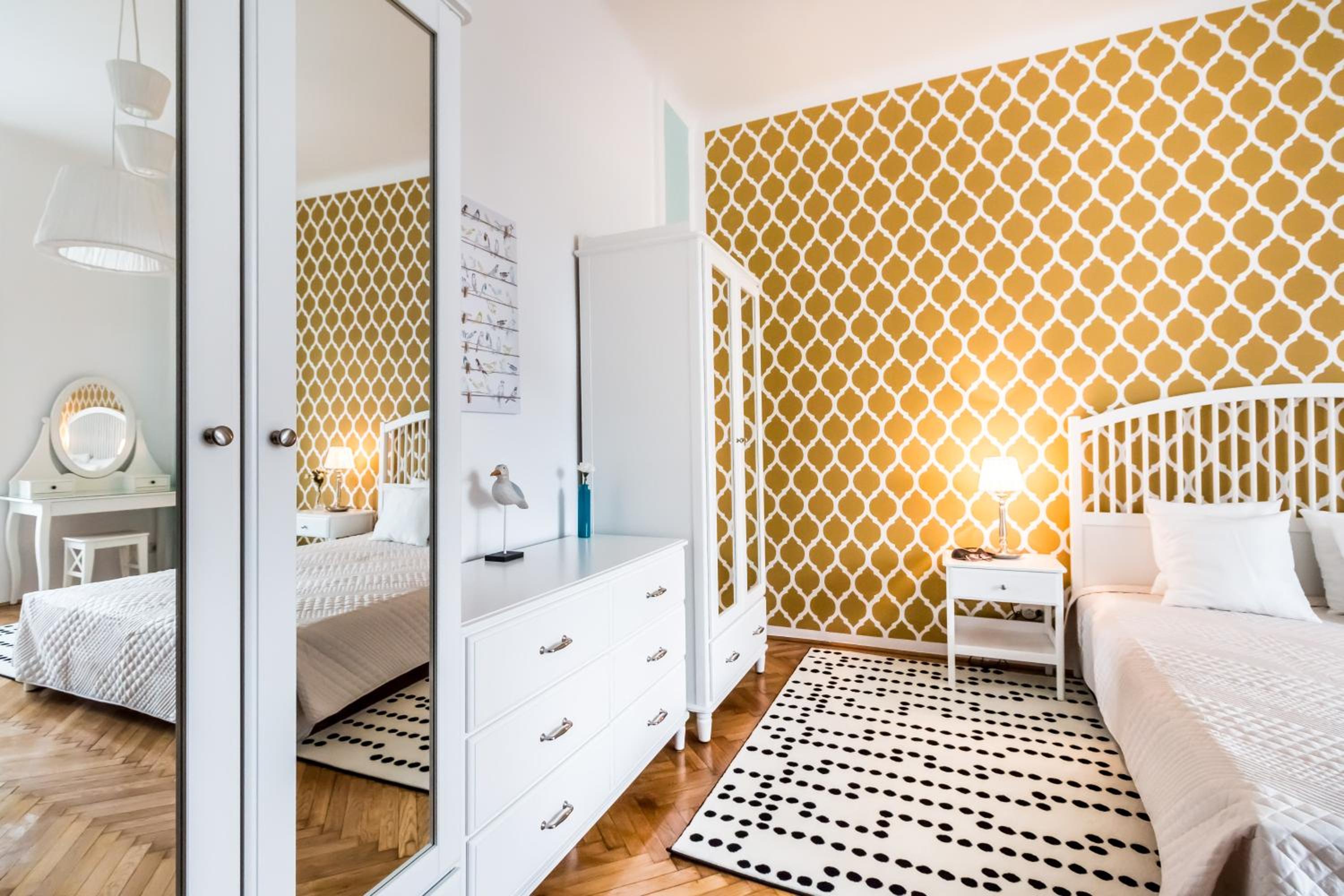 One-Bedroom Apartment thumbnail 6