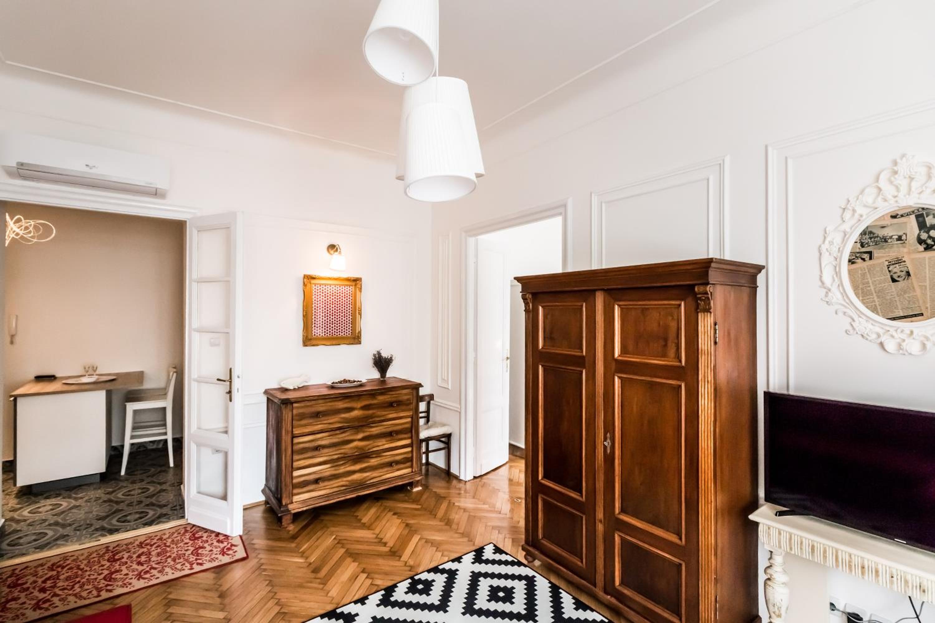 One-Bedroom Apartment - Photo 20