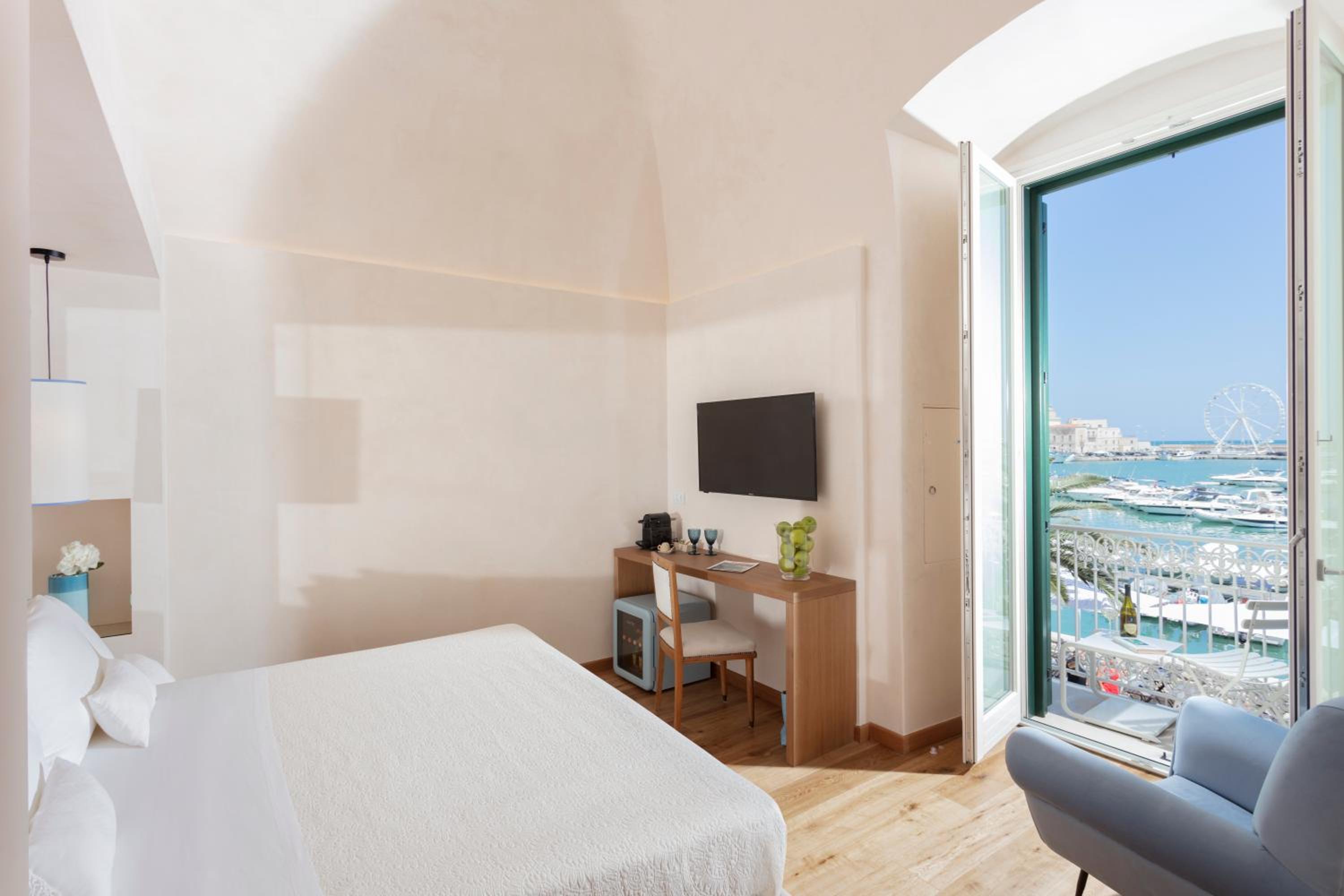 Queen Room with Sea View