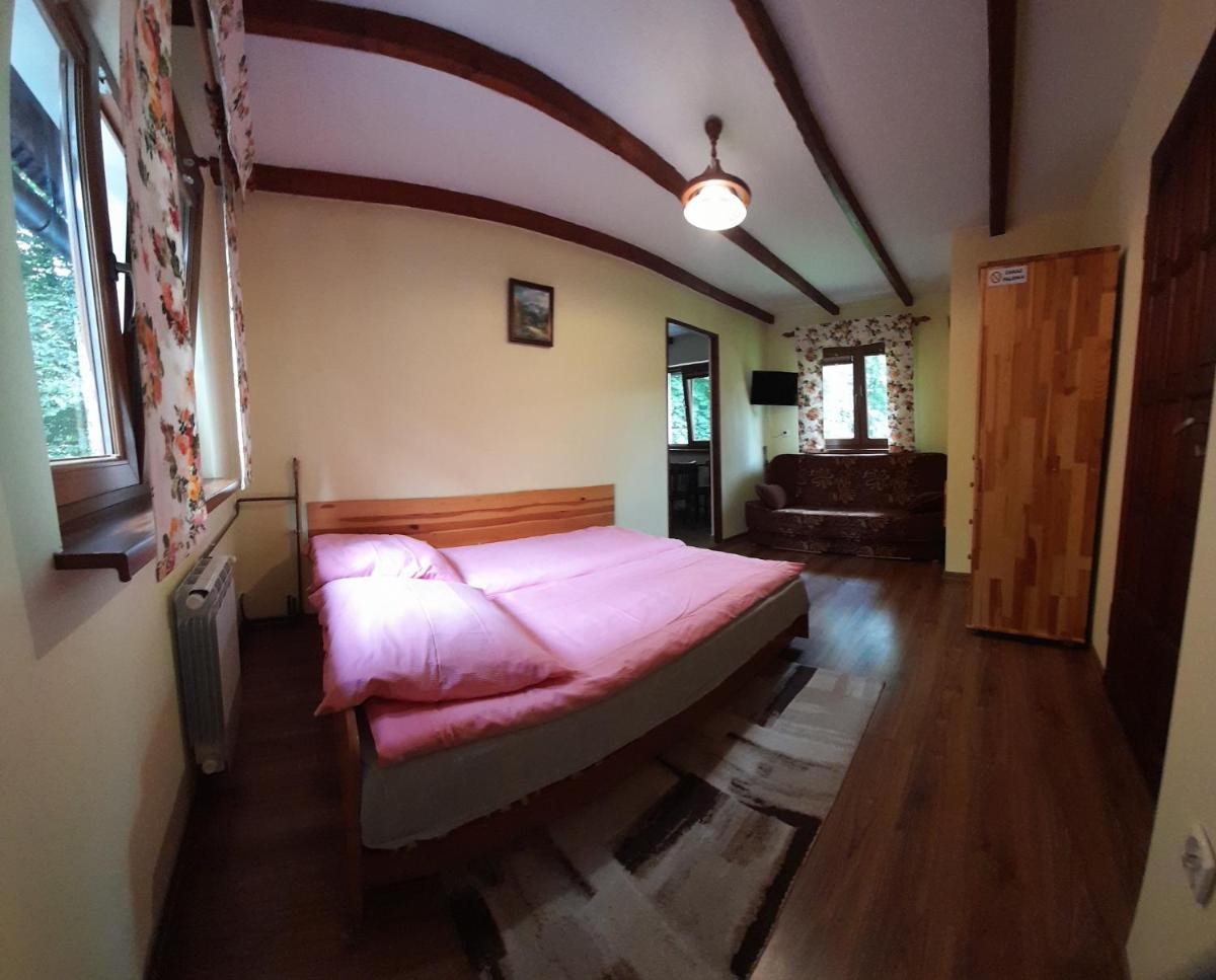 Economy Triple Room