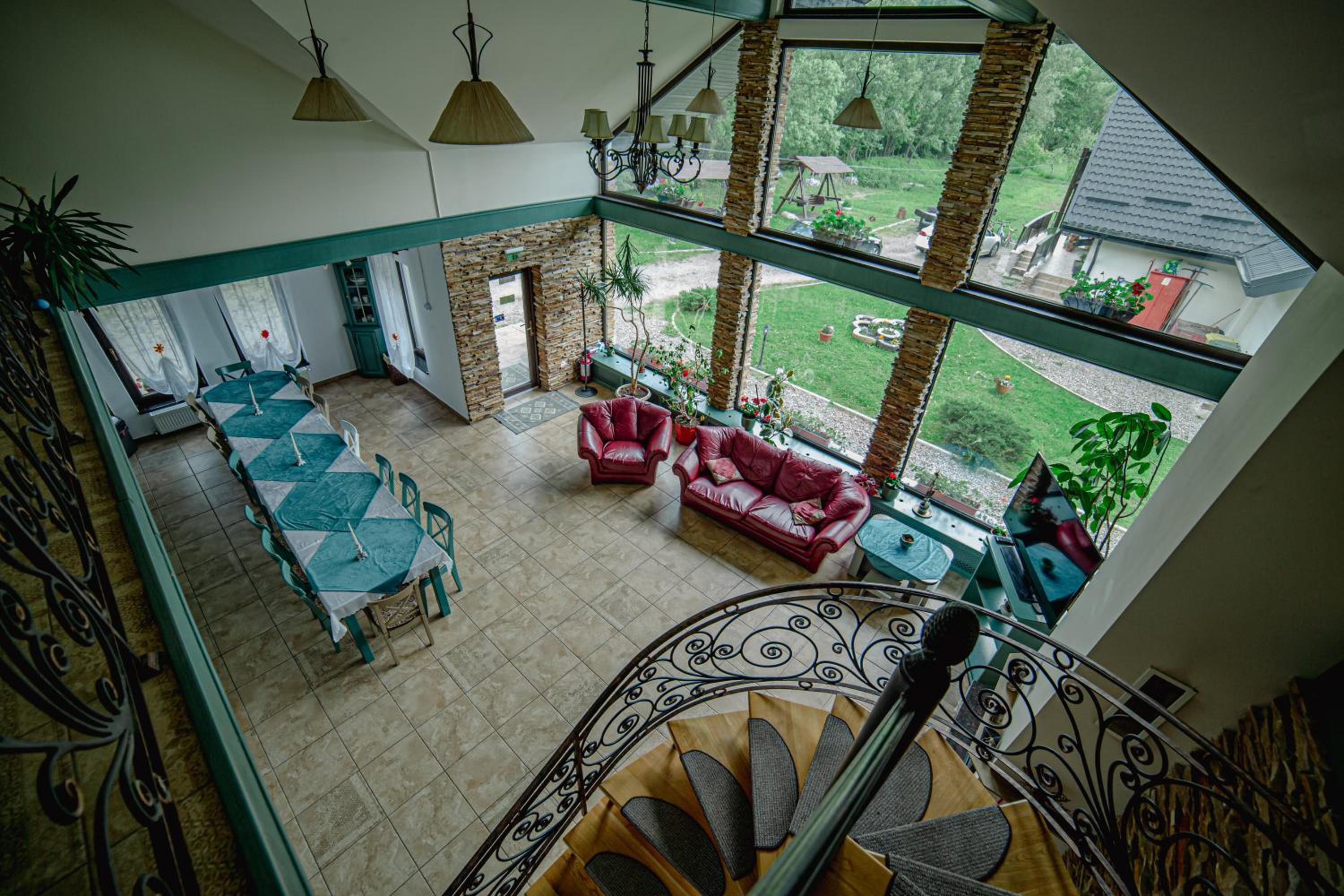 Deluxe Room (2 Adults + 1 Child) - Photo 31