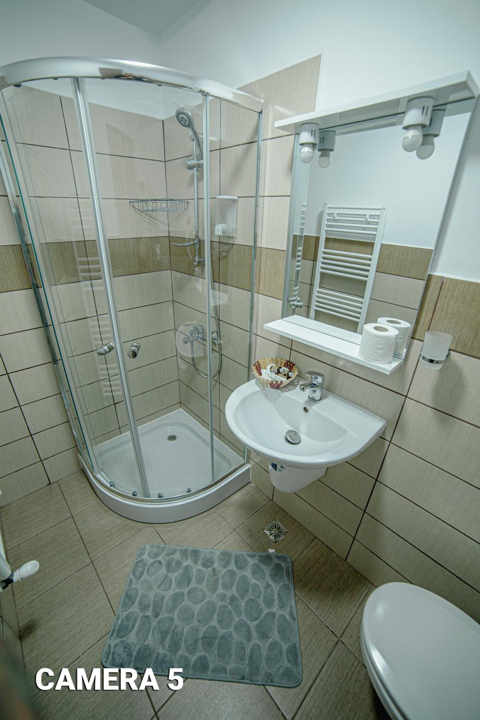 Deluxe Double Studio - Photo 8