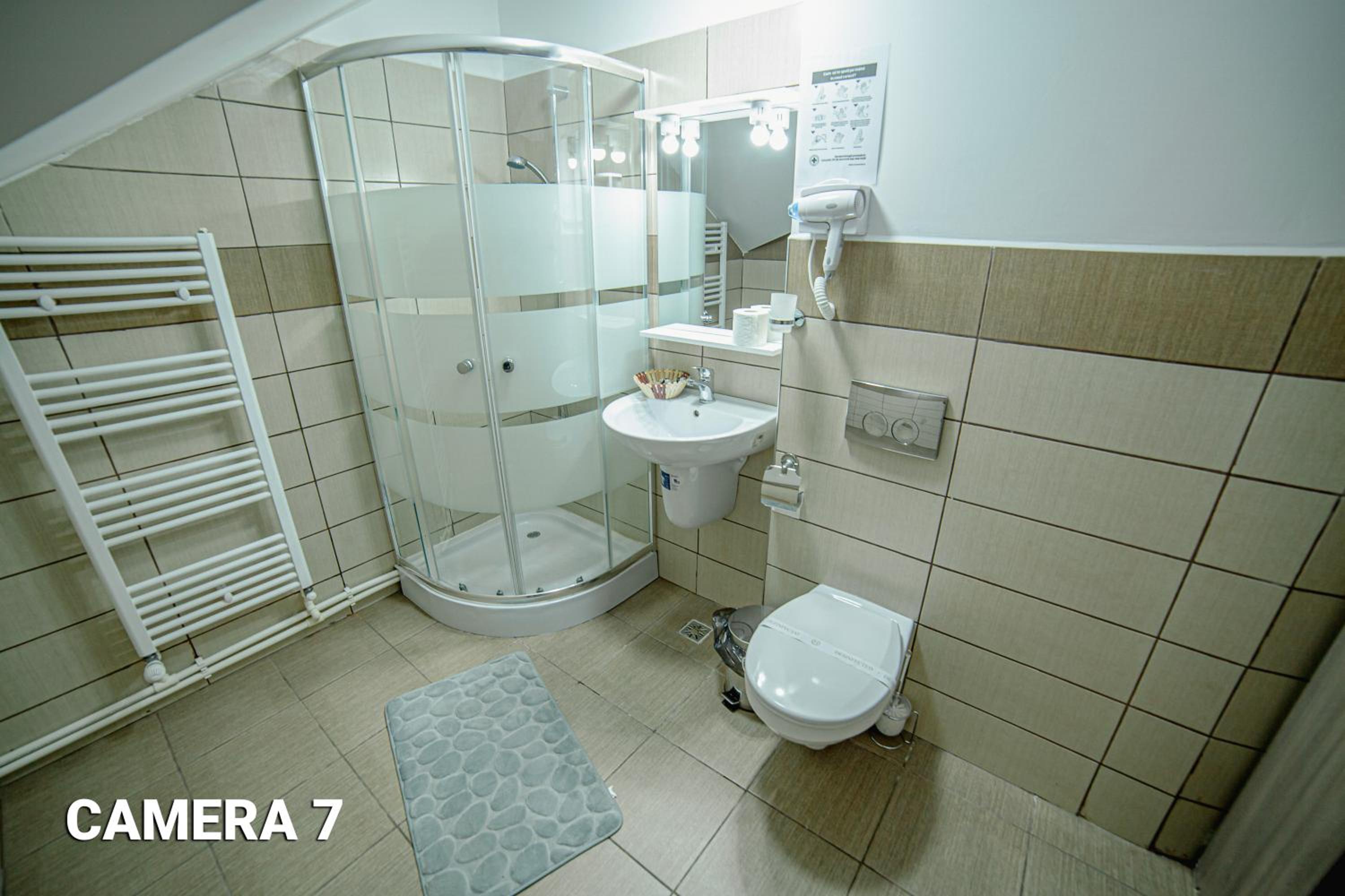Deluxe Room (2 Adults + 1 Child) - Photo 21
