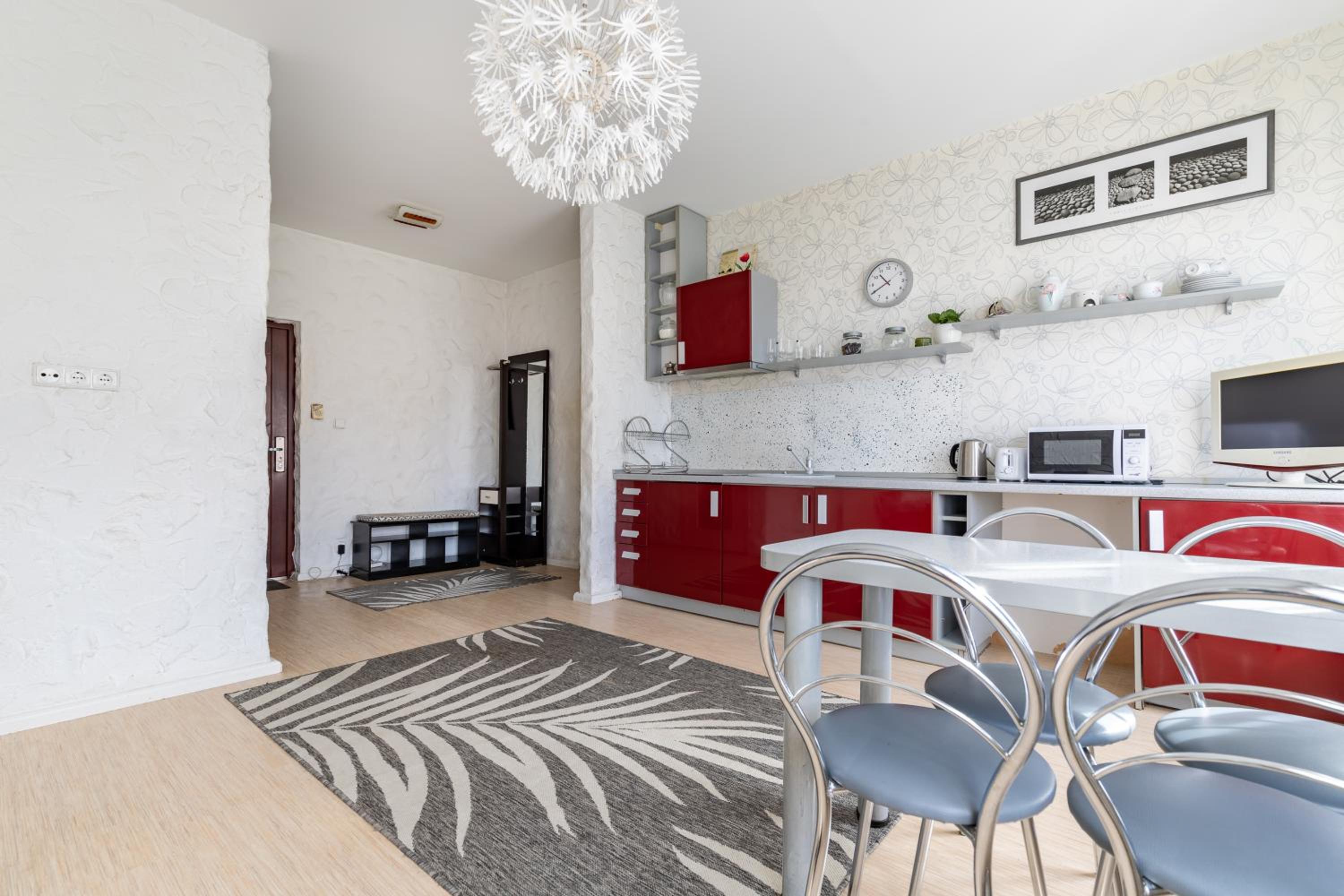 Three-Bedroom Apartment - Photo 10