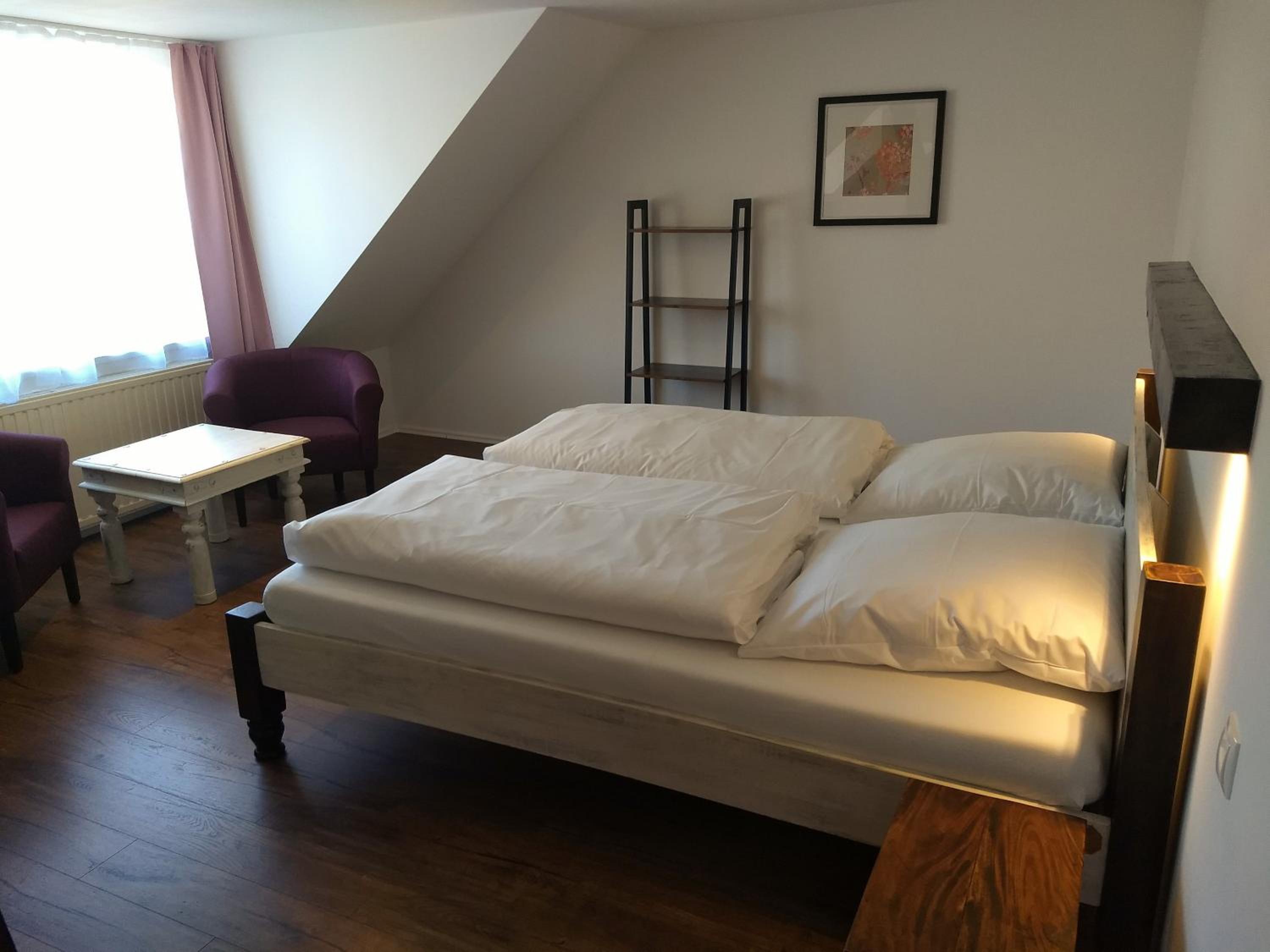 Large Double Room photo 2