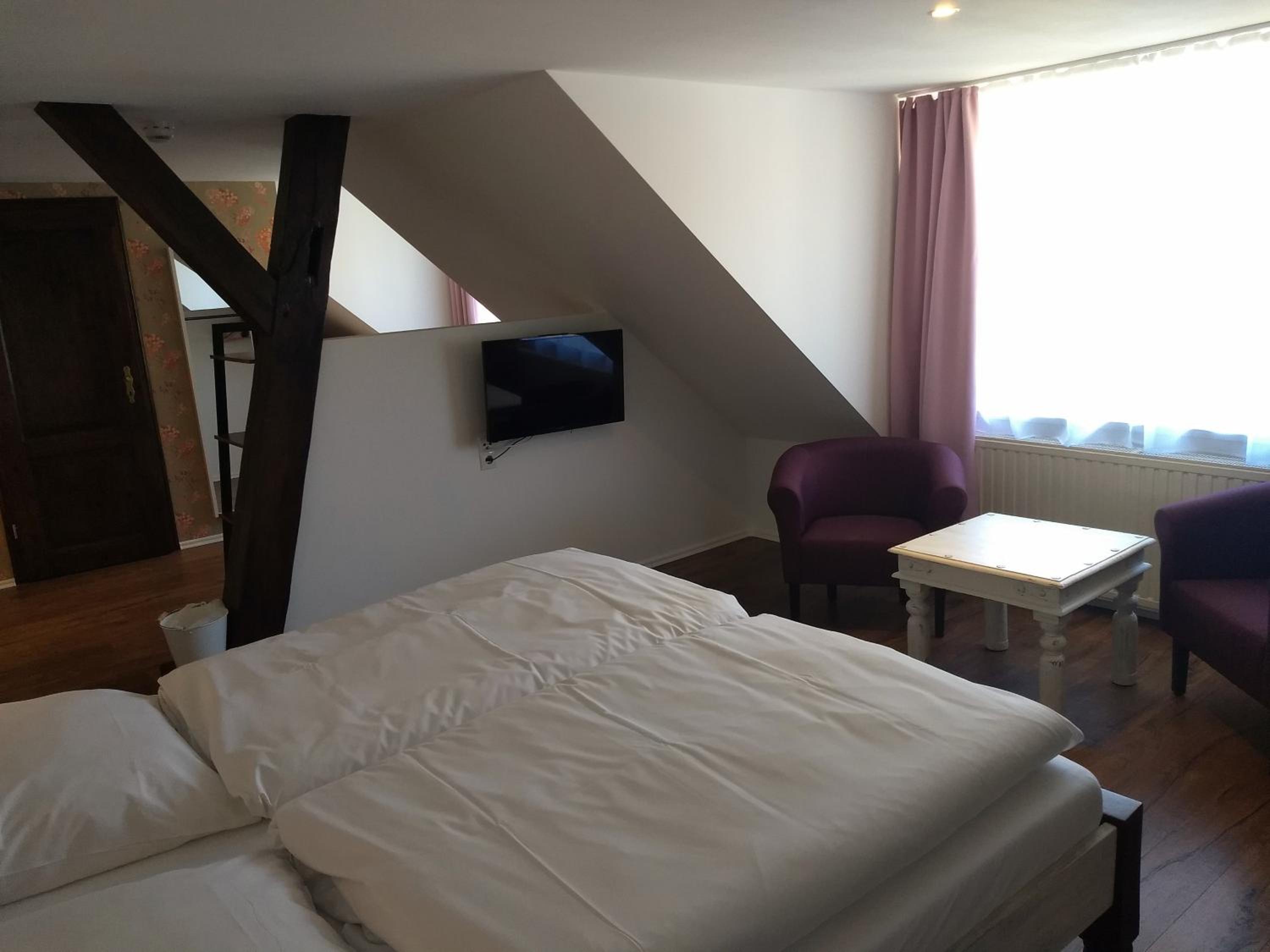 Large Double Room photo 3