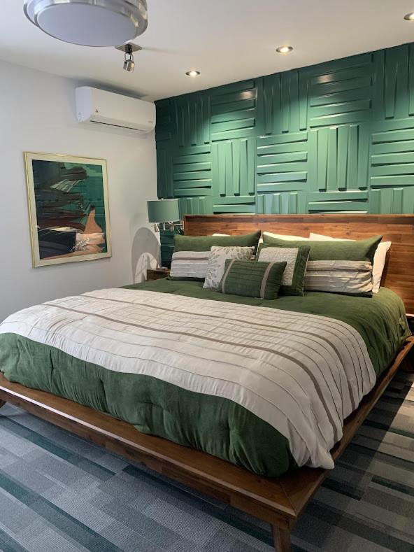 Deluxe King Room photo 1