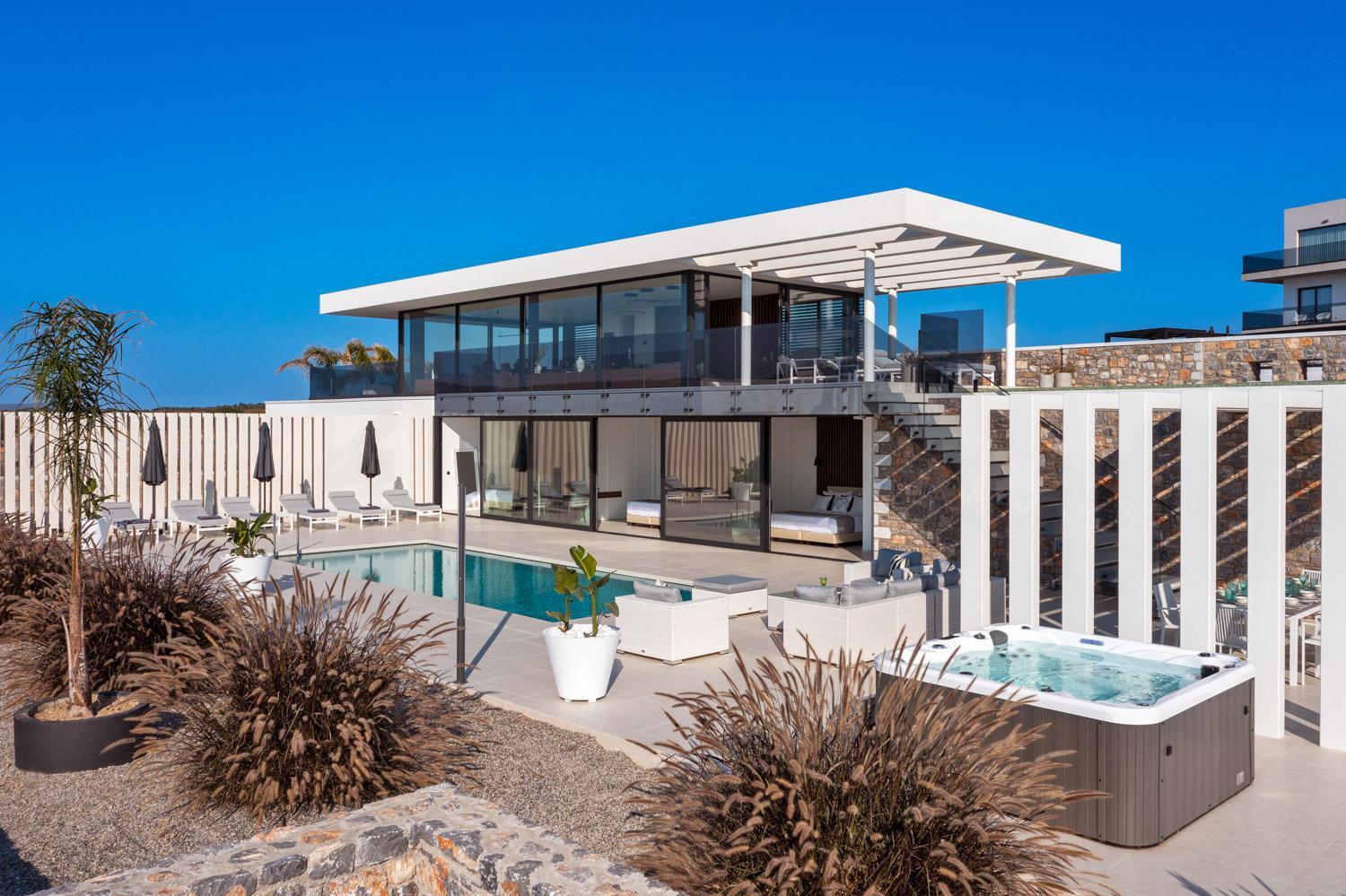 Deluxe Villa photo 2