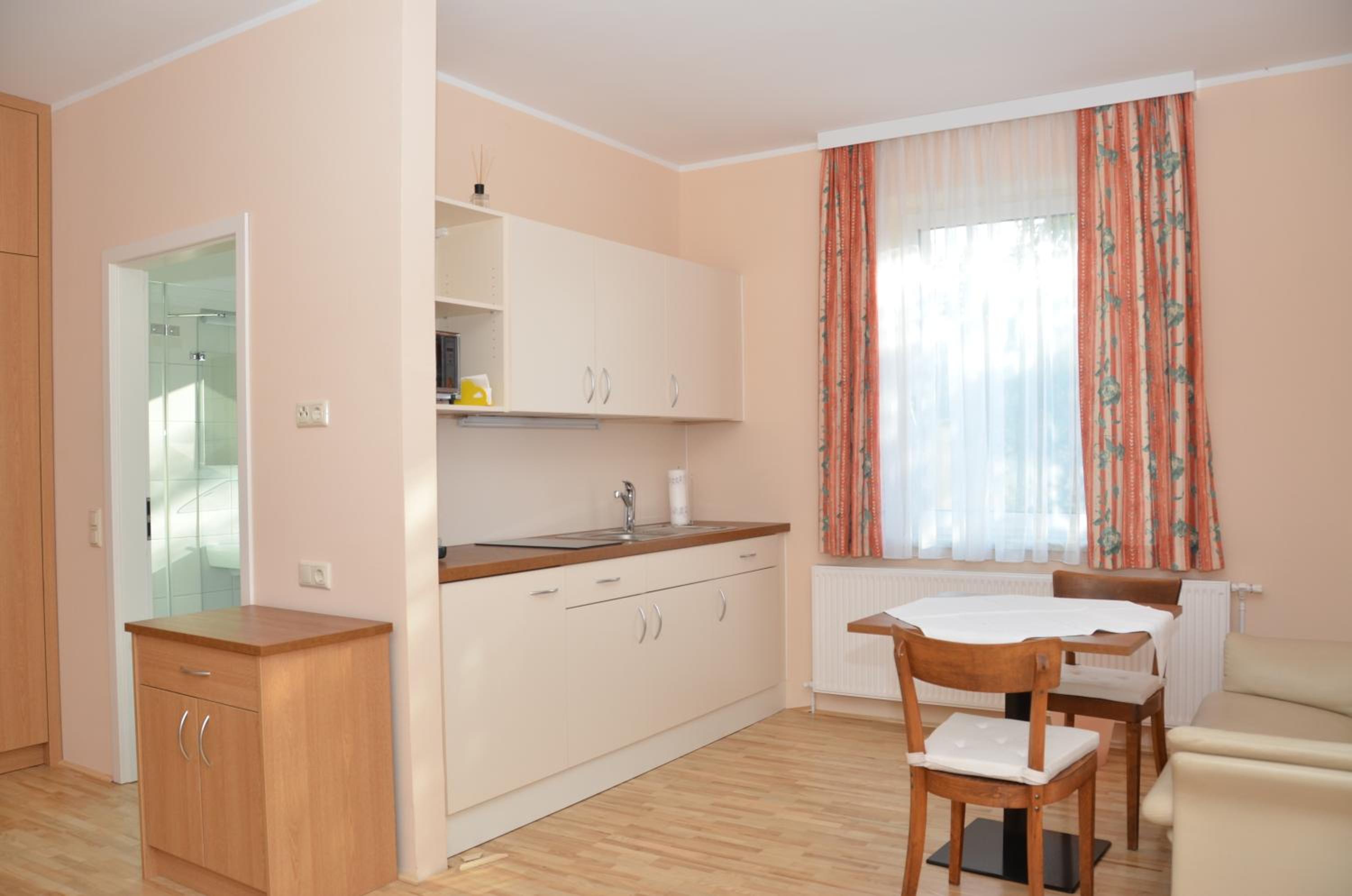 Double or Twin Room with Bathroom photo 2
