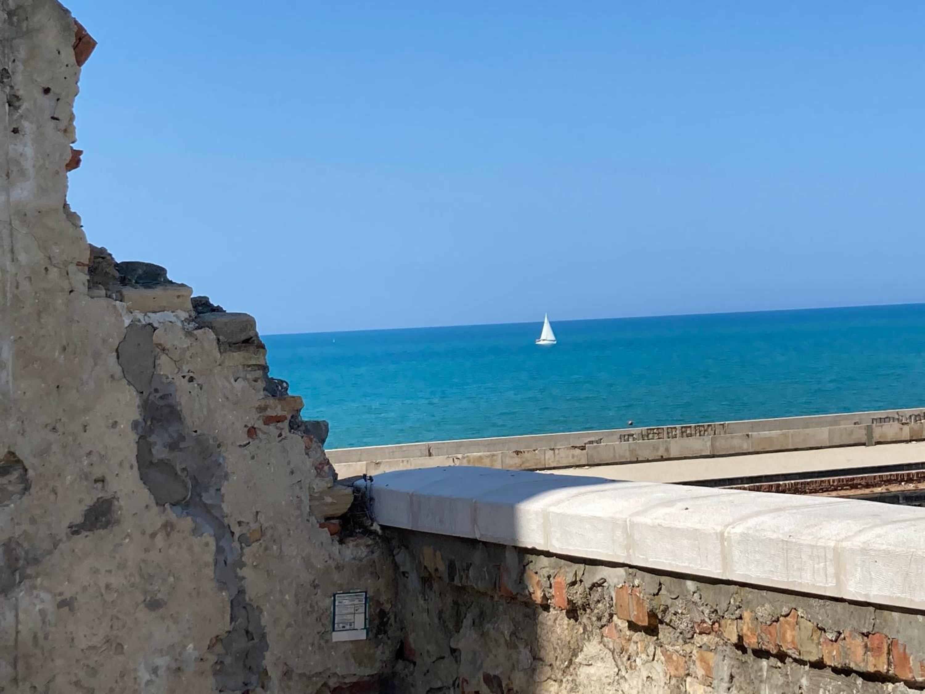 Deluxe Triple Room with Sea View photo 3