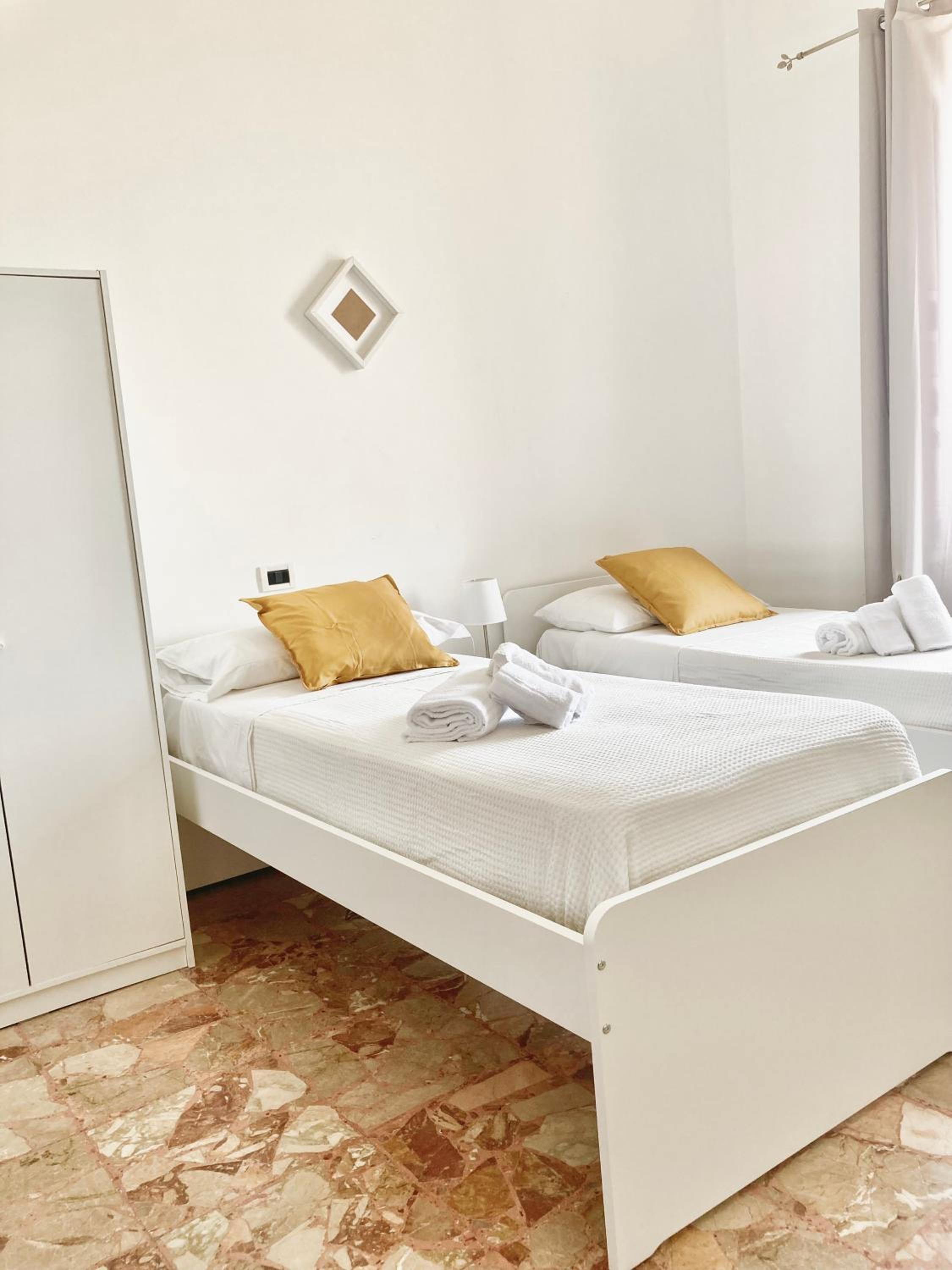 Deluxe Twin Room with Sea View photo 2