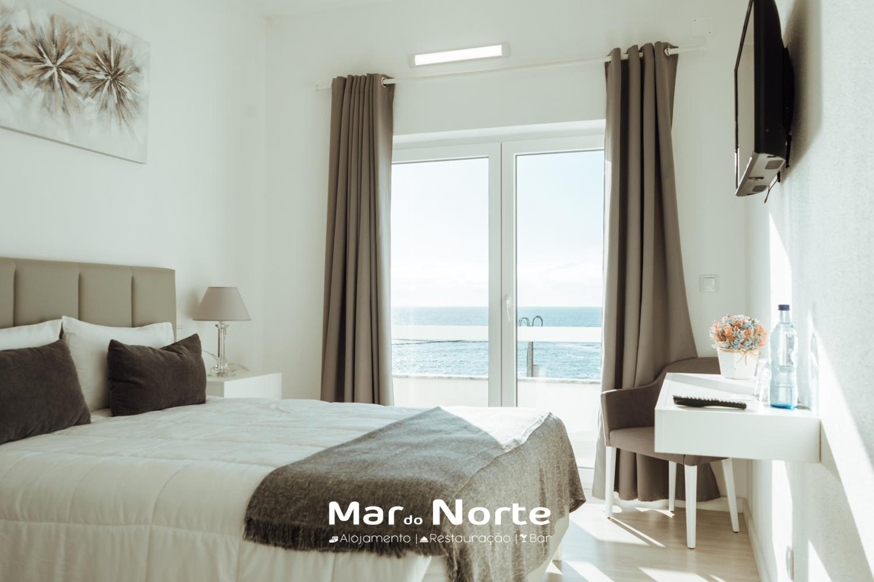Deluxe Double or Twin Room - Photo 10