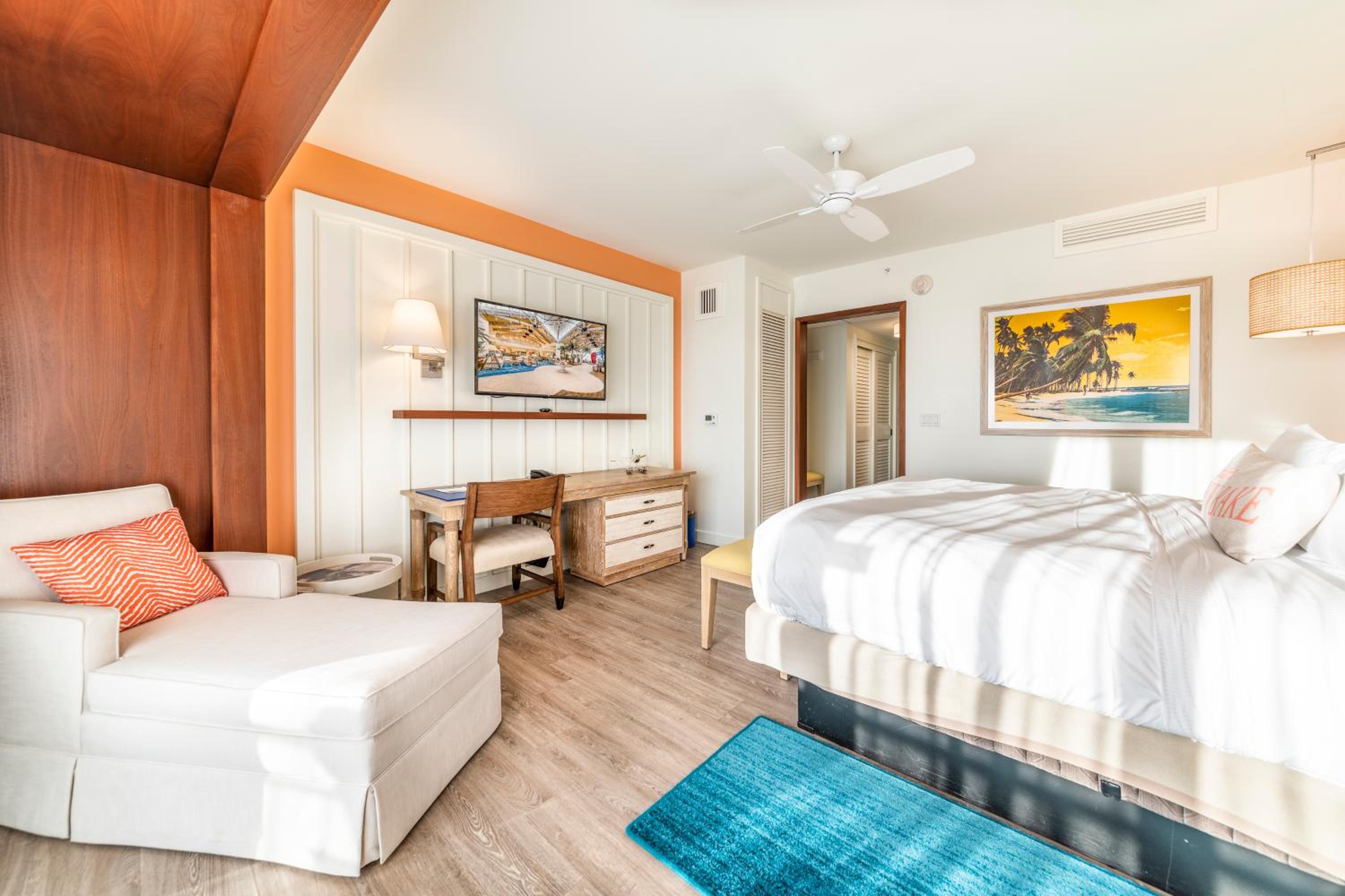 One Bedroom King Pool View Suite