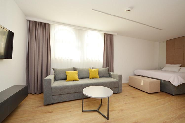 Apartment photo 2