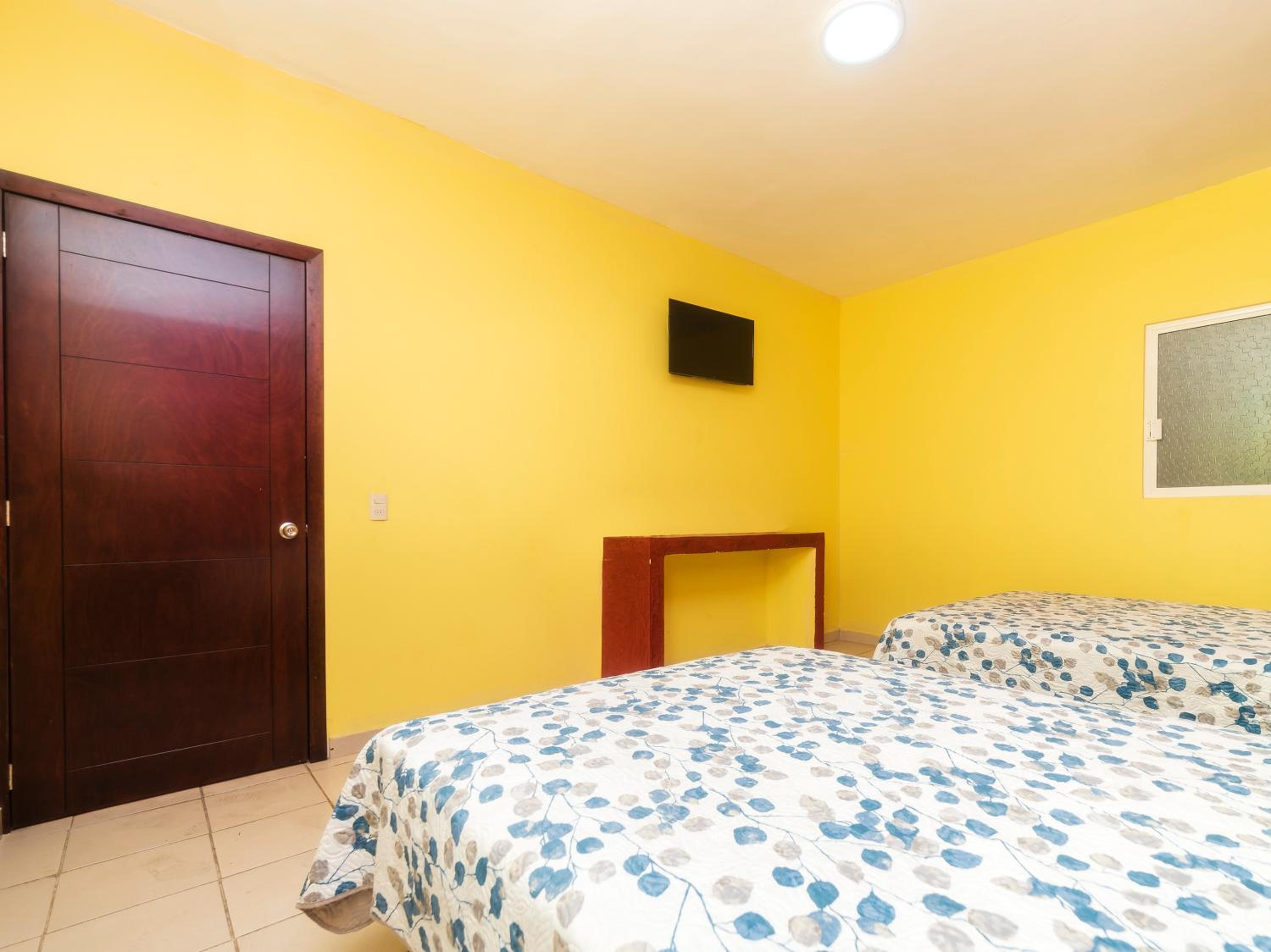 Deluxe Twin Room - Photo 2