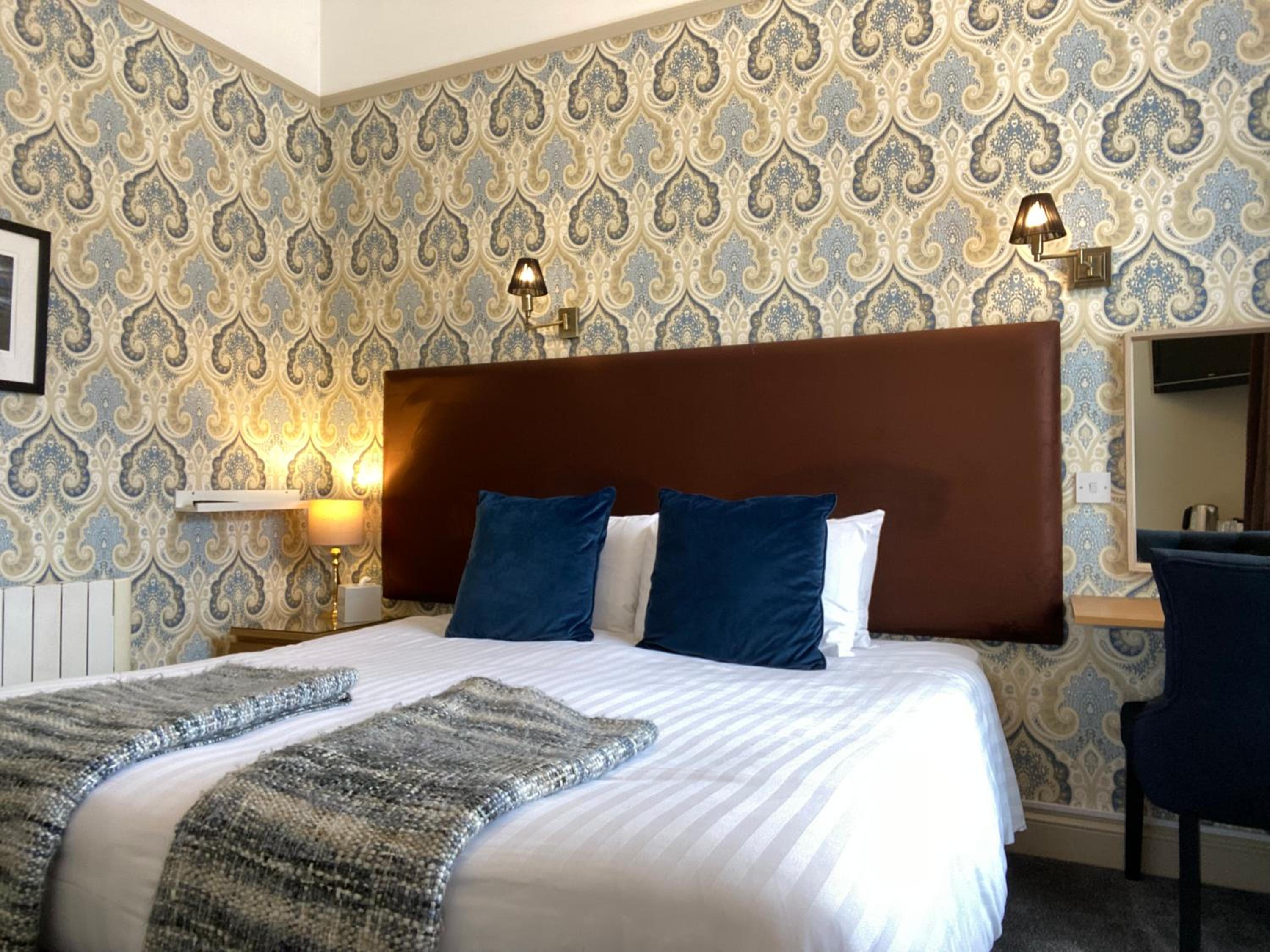 Superior Double or Twin Room photo 3