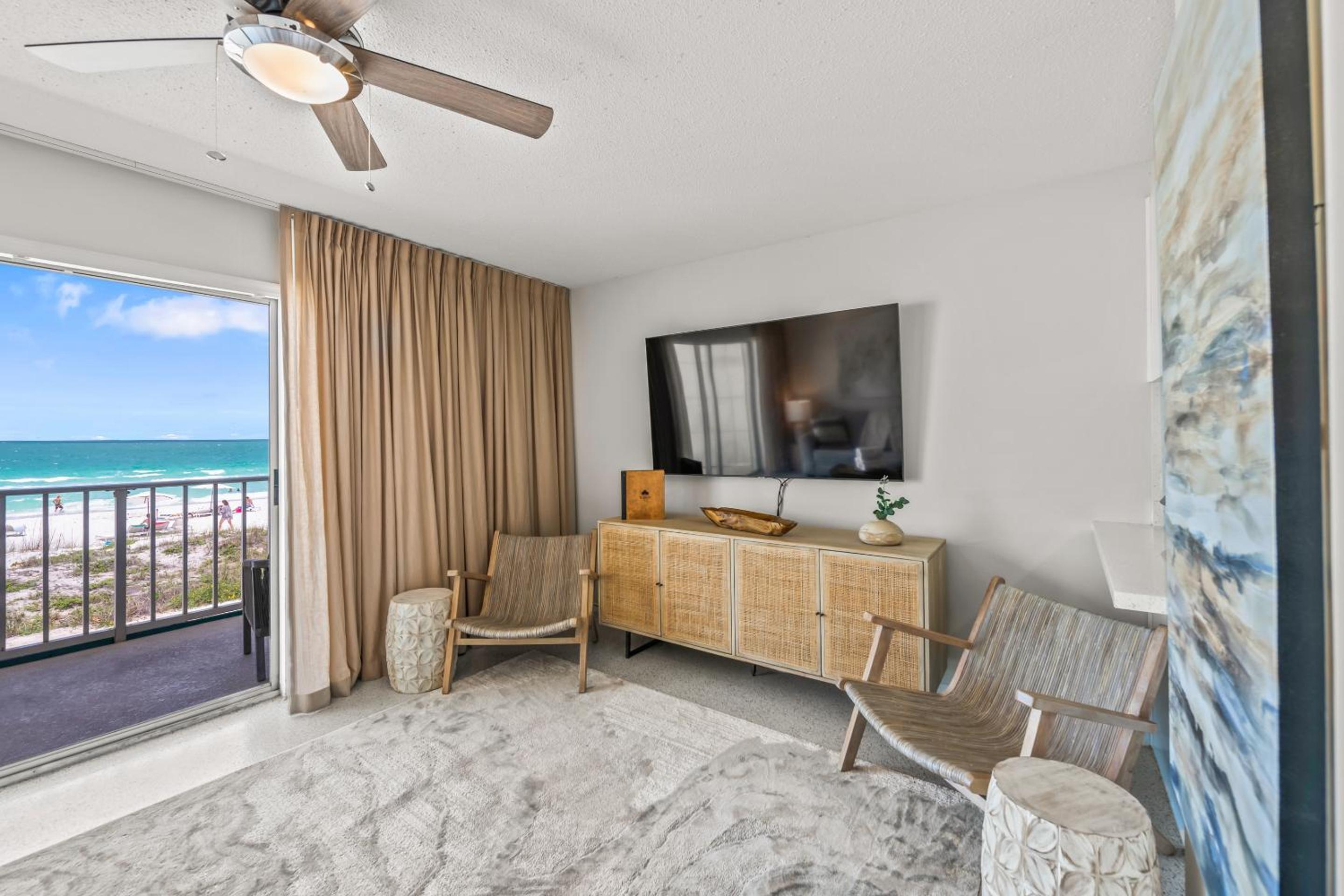 Beachfront Luxury One Bedroom King Suite photo 3