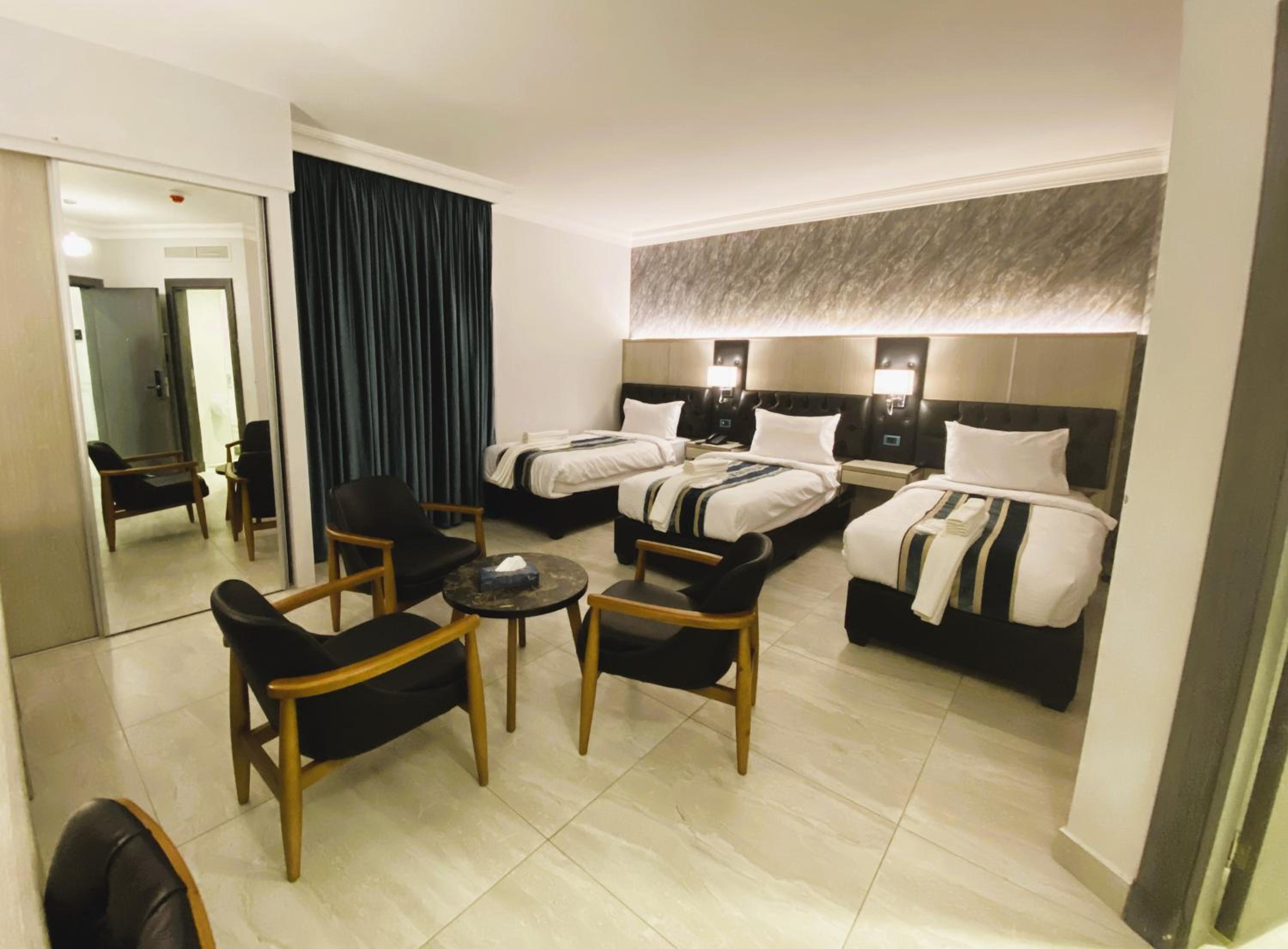 Deluxe Triple Room photo 1