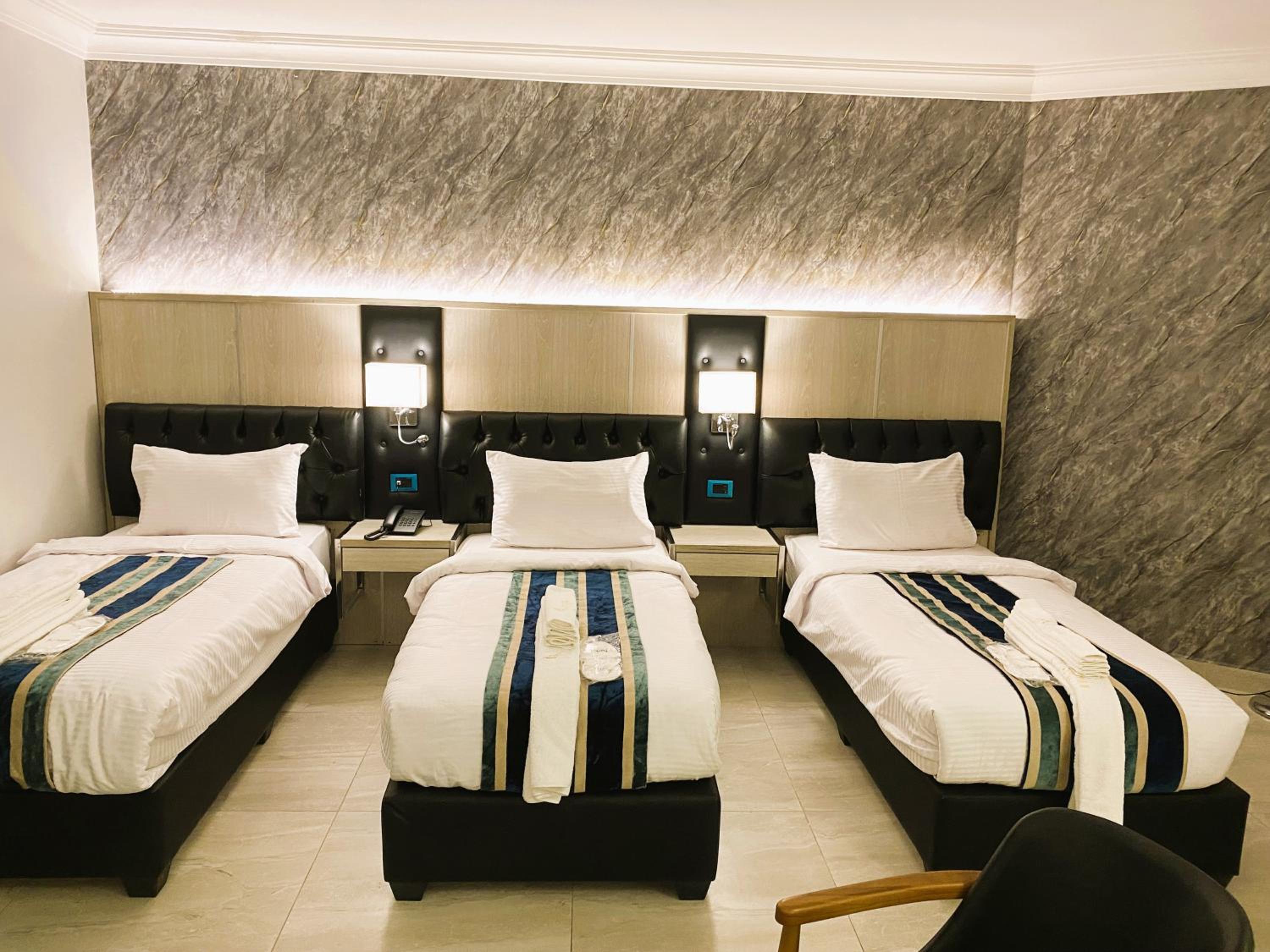 Deluxe Triple Room photo 2