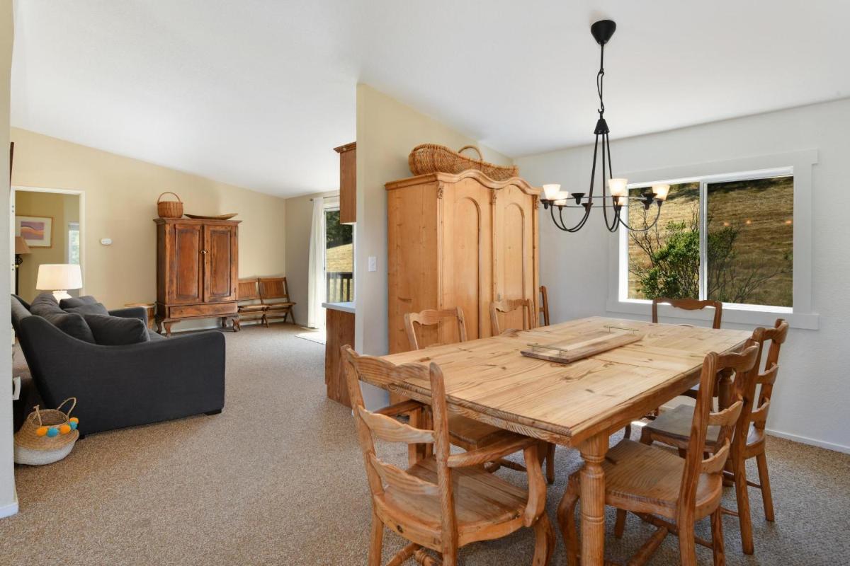 Four-Bedroom Holiday Home photo 3