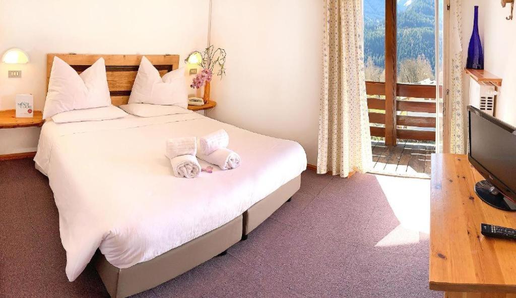 Superior Double or Twin Room photo 2