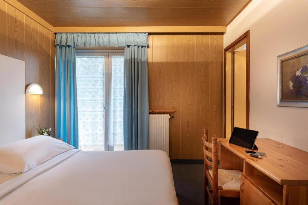 Superior Double or Twin Room photo 3