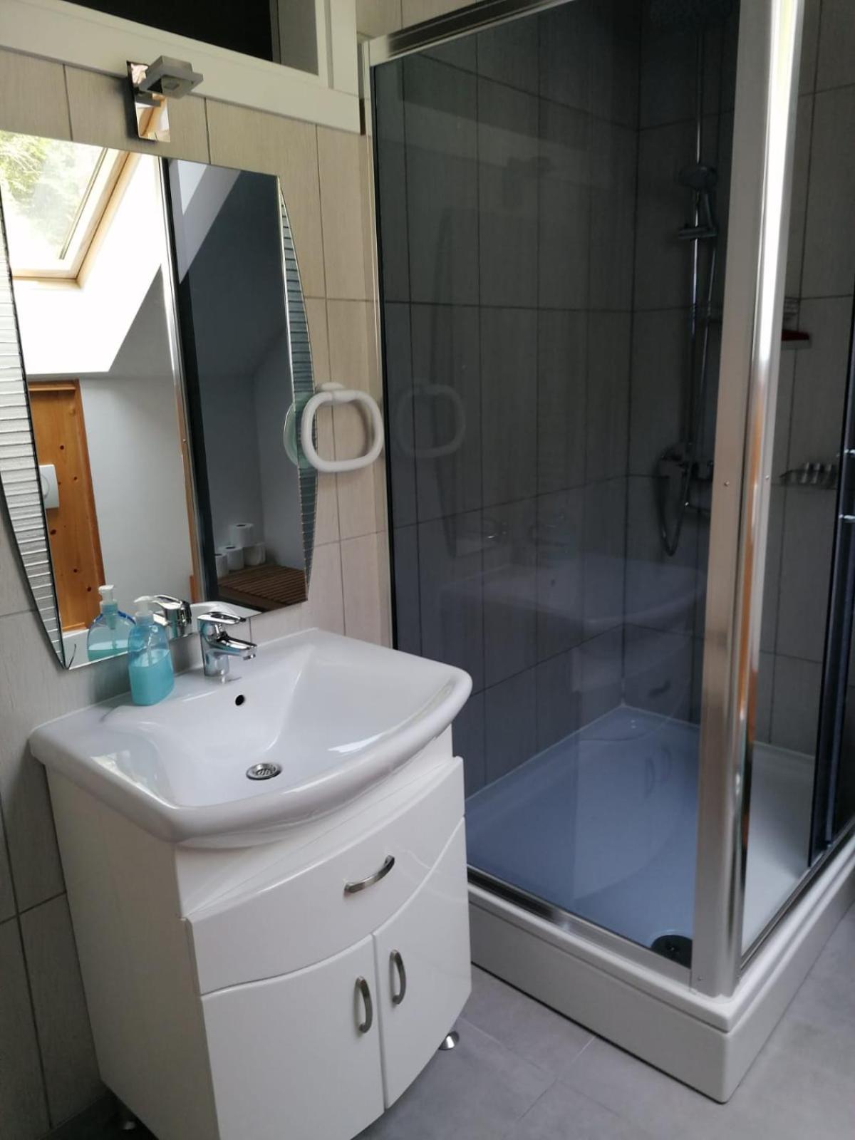 Family Room with Bathroom photo 2