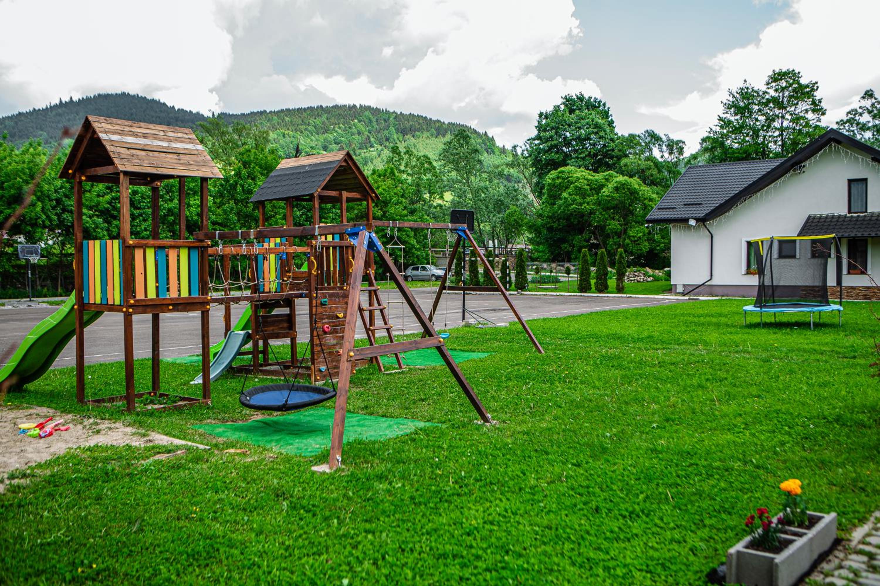 Deluxe Room (2 Adults + 1 Child) - Photo 60