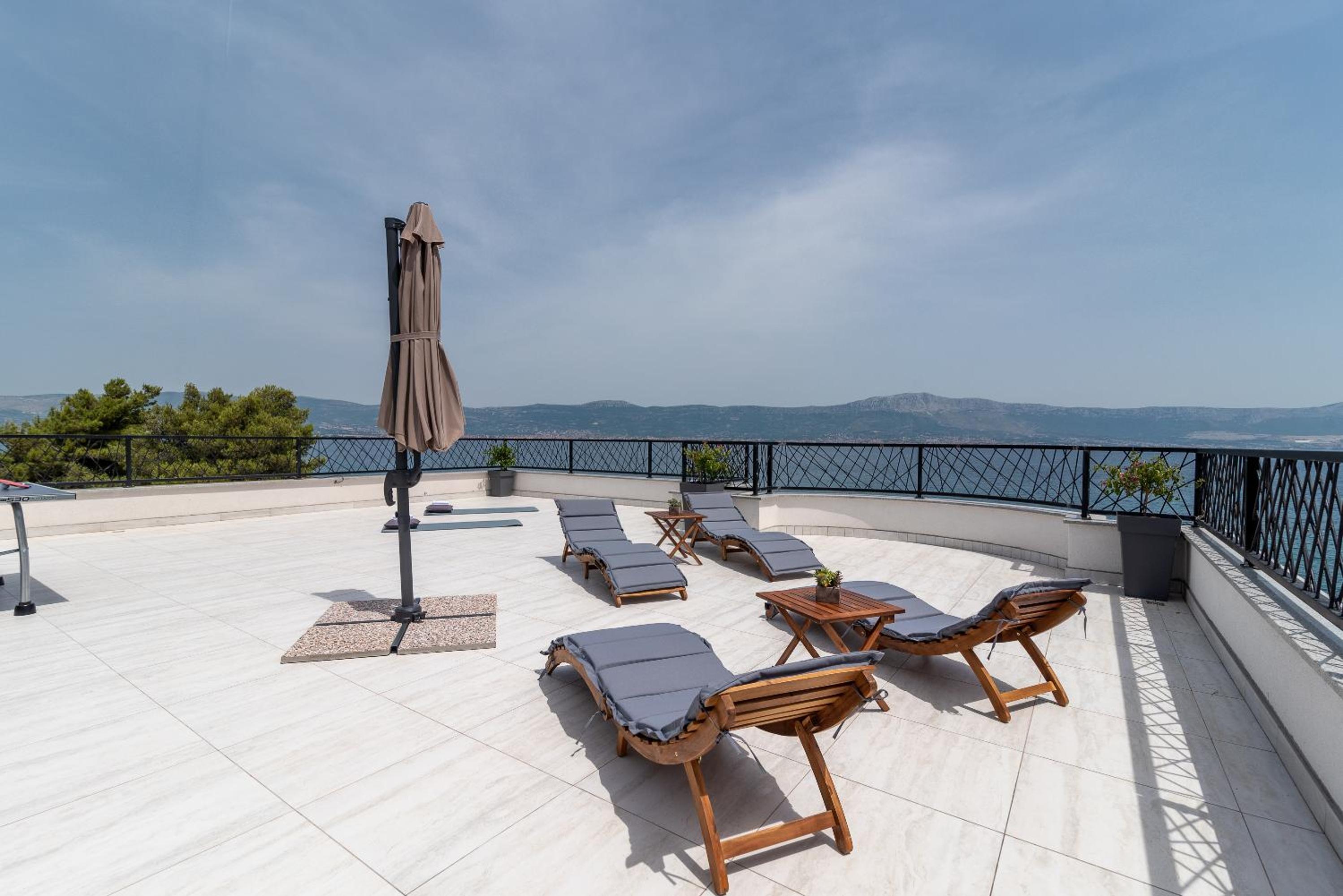 Apartment with Sea View photo 2