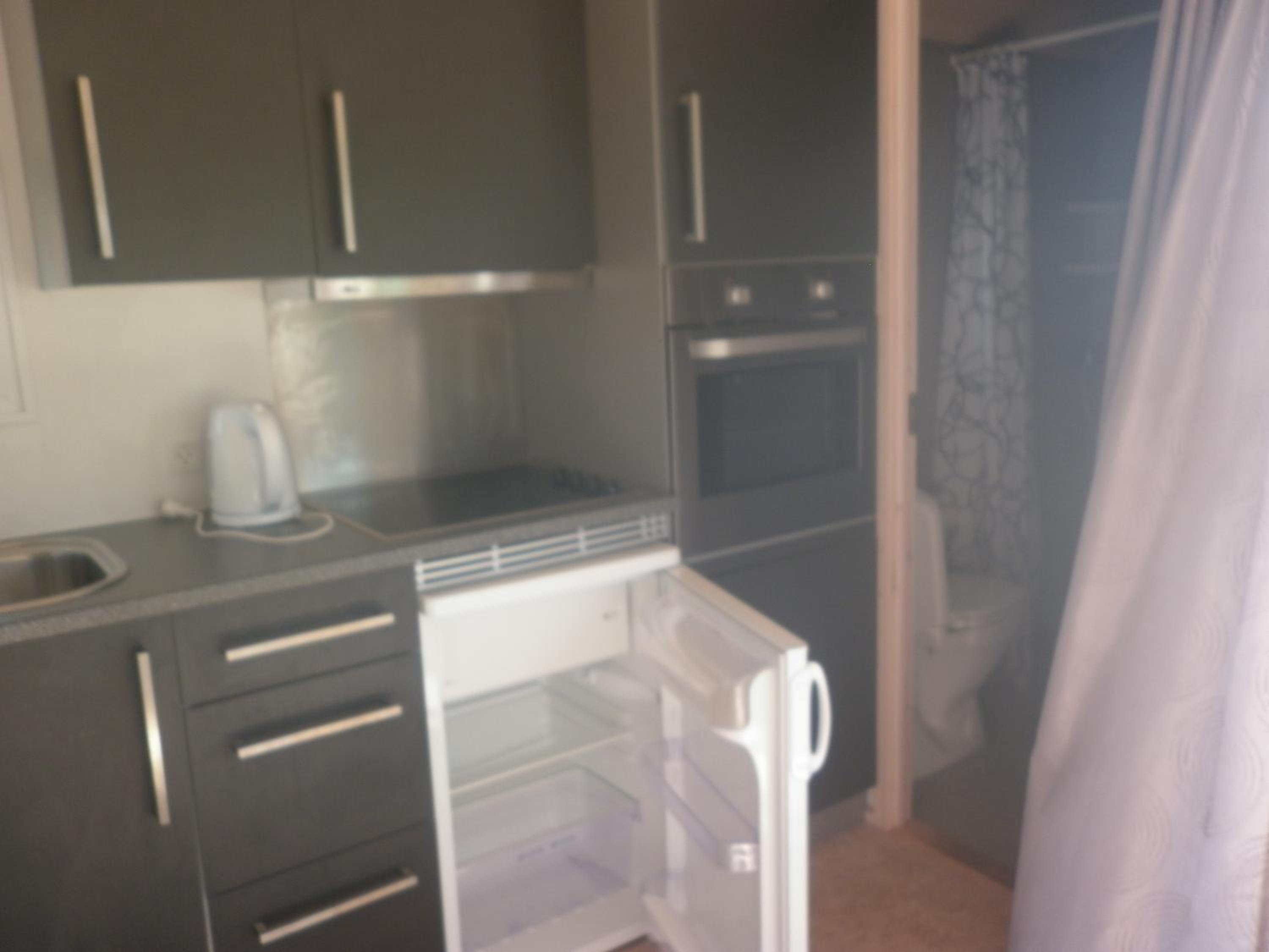 Cottage with Private Bathroom - Photo 9