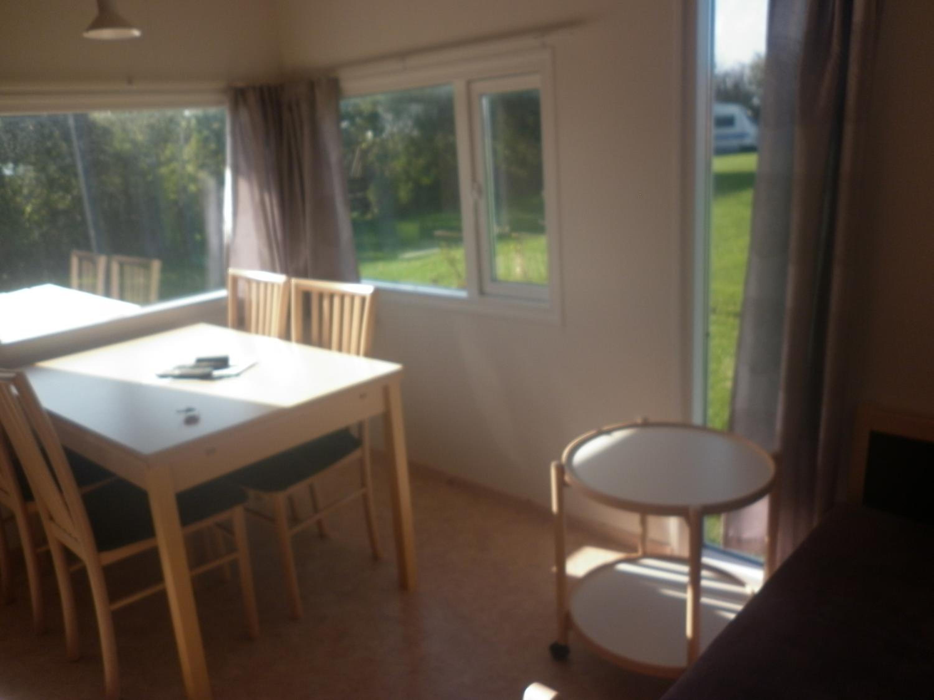 Cottage with Private Bathroom - Photo 3