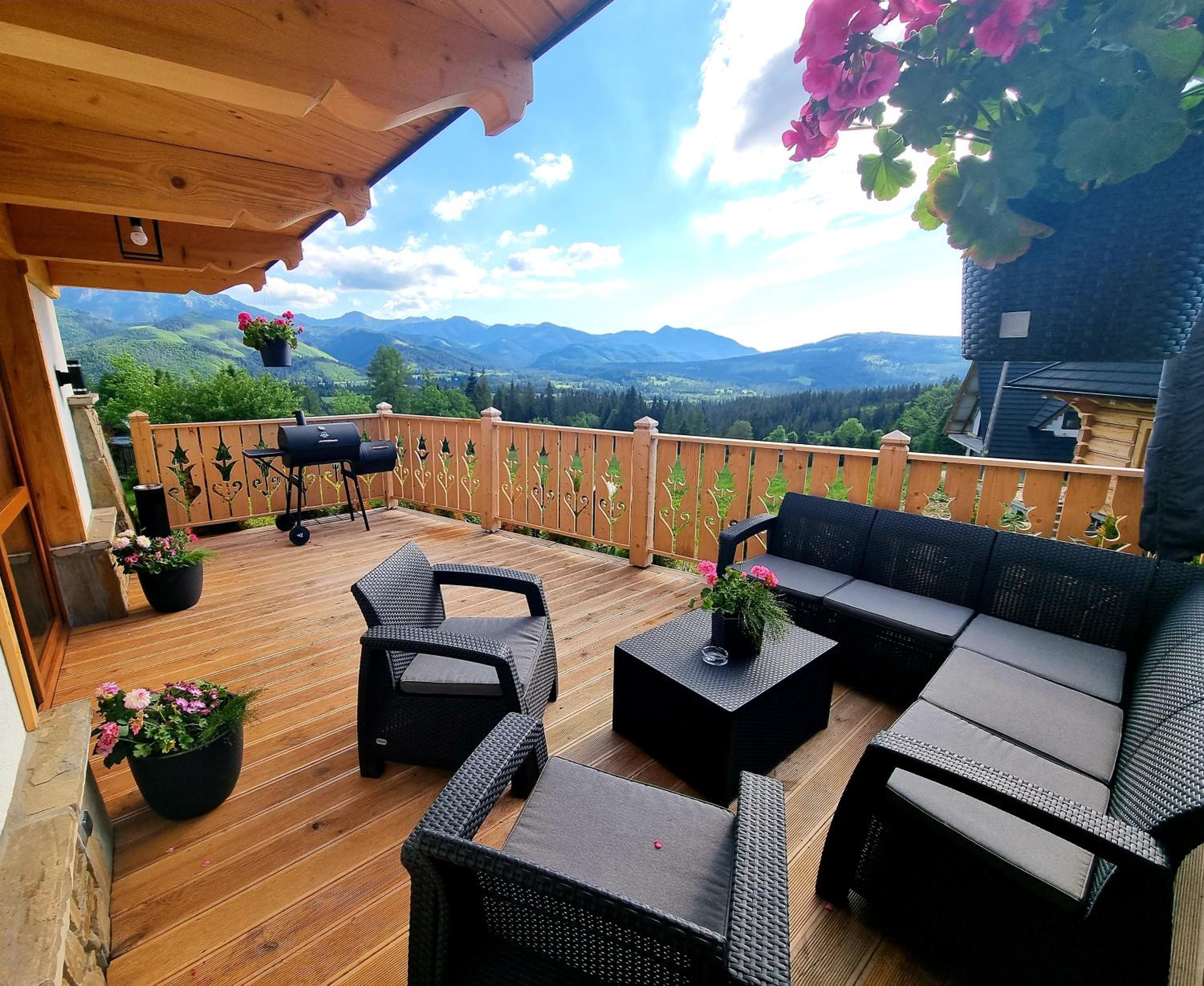 Three-Bedroom House - Photo 6