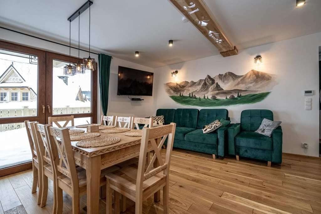 Three-Bedroom House - Photo 12