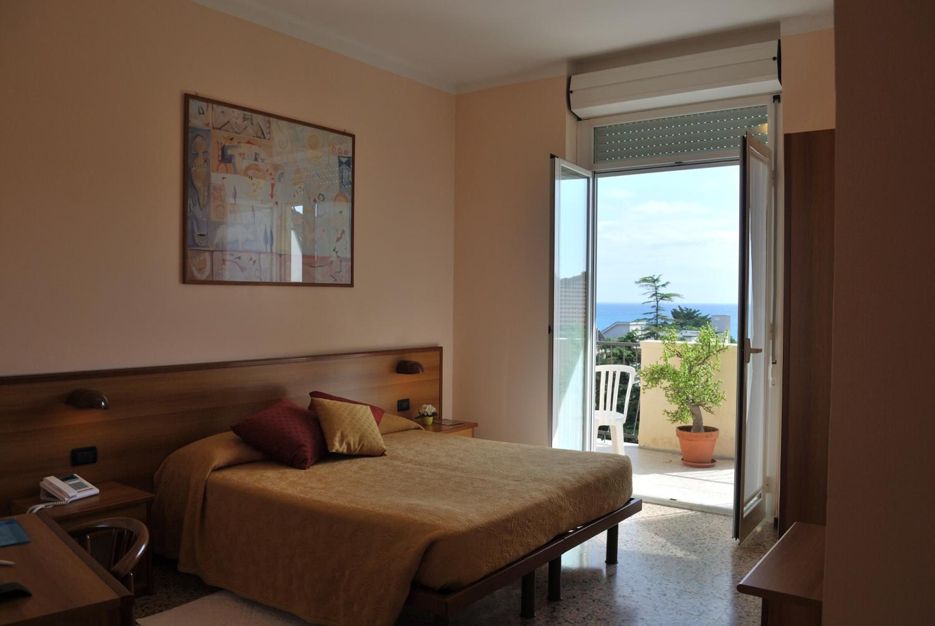 Double Room with Balcony and Sea View photo 1