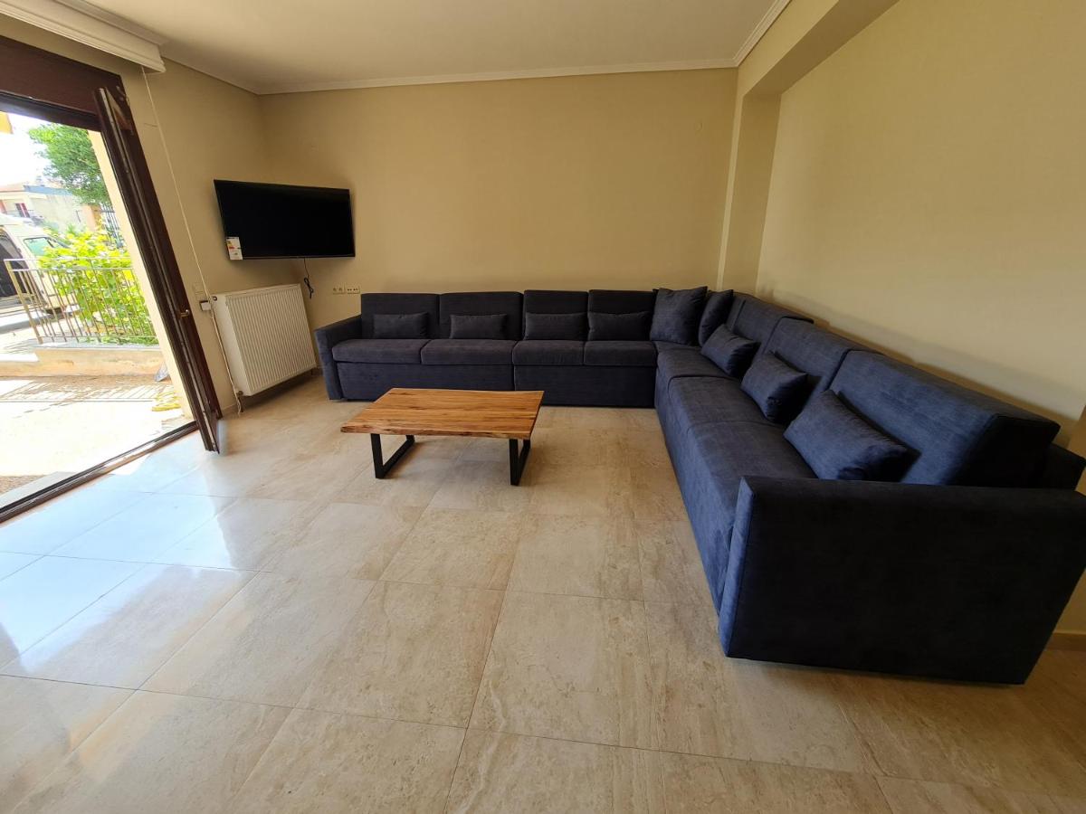 Three-Bedroom House photo 1