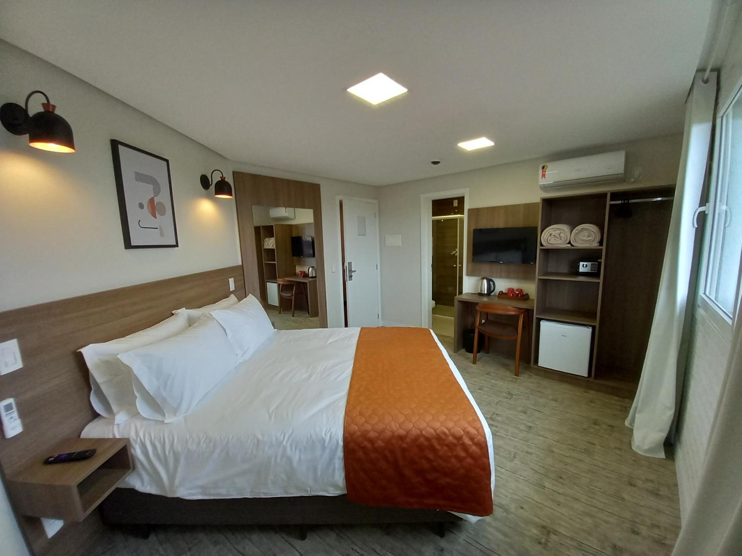 Deluxe Double or Twin Room with City View photo 1
