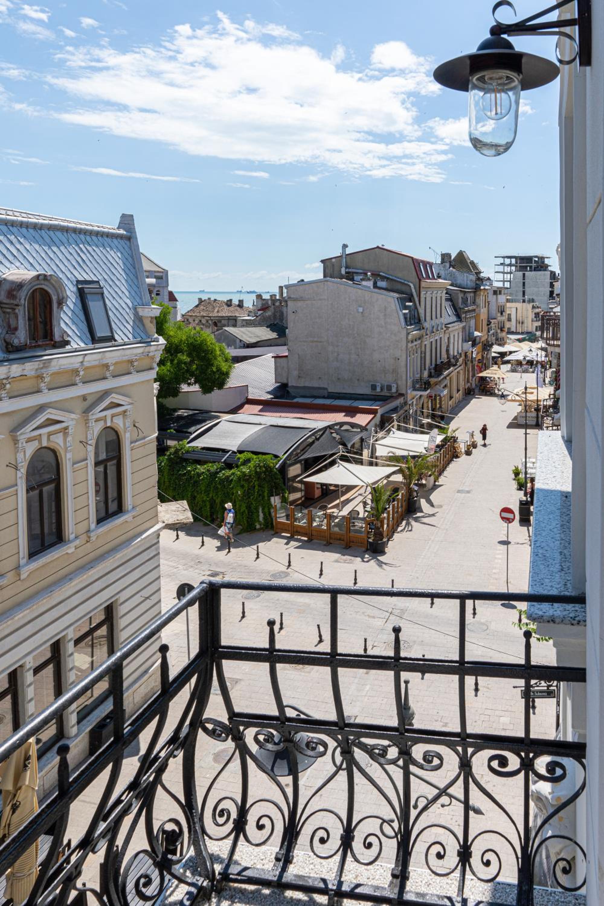 Razvan Florea - Double Room (balcony, 2nd floor) - Photo 6
