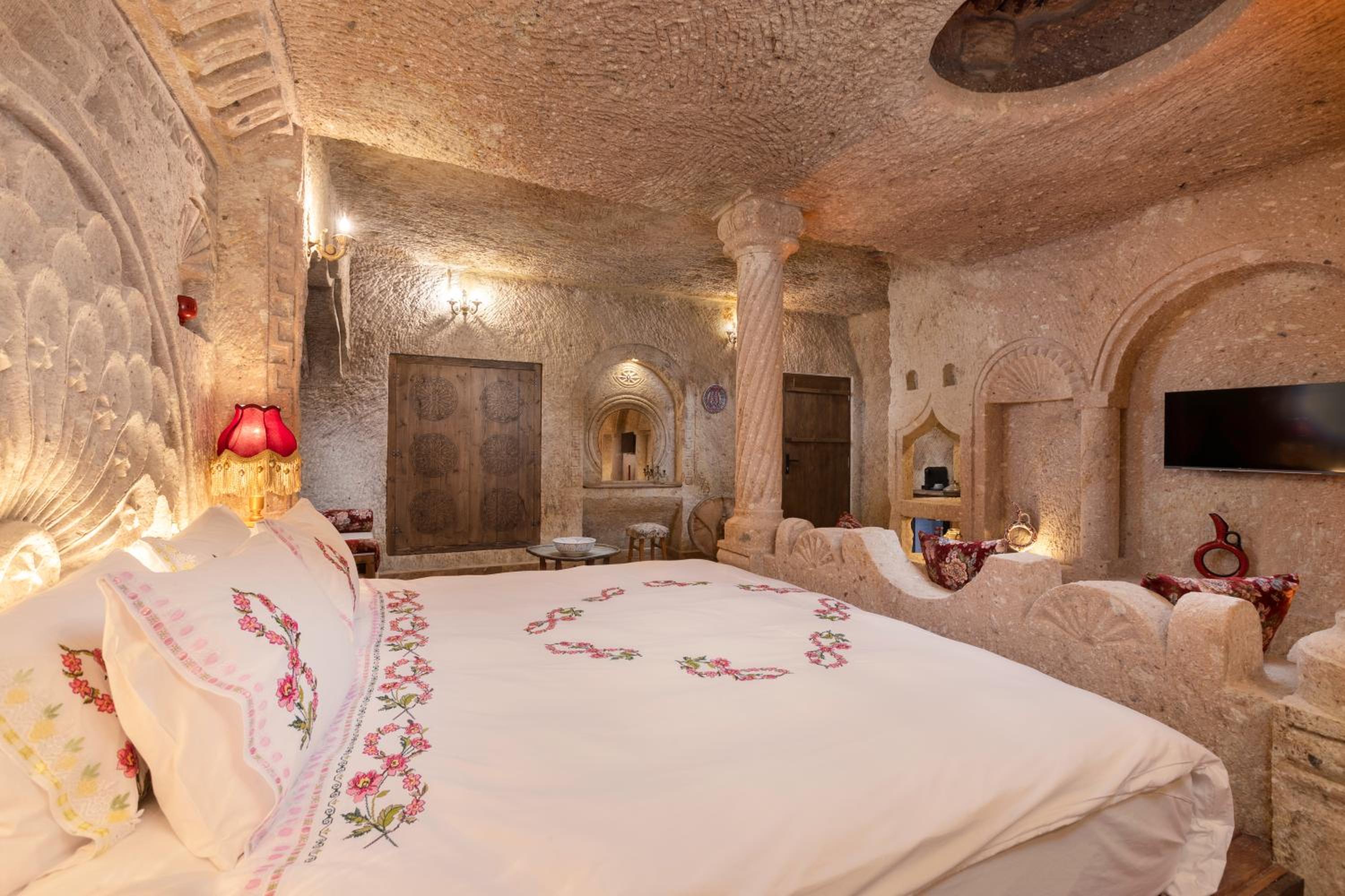 Superior King Suite photo 2