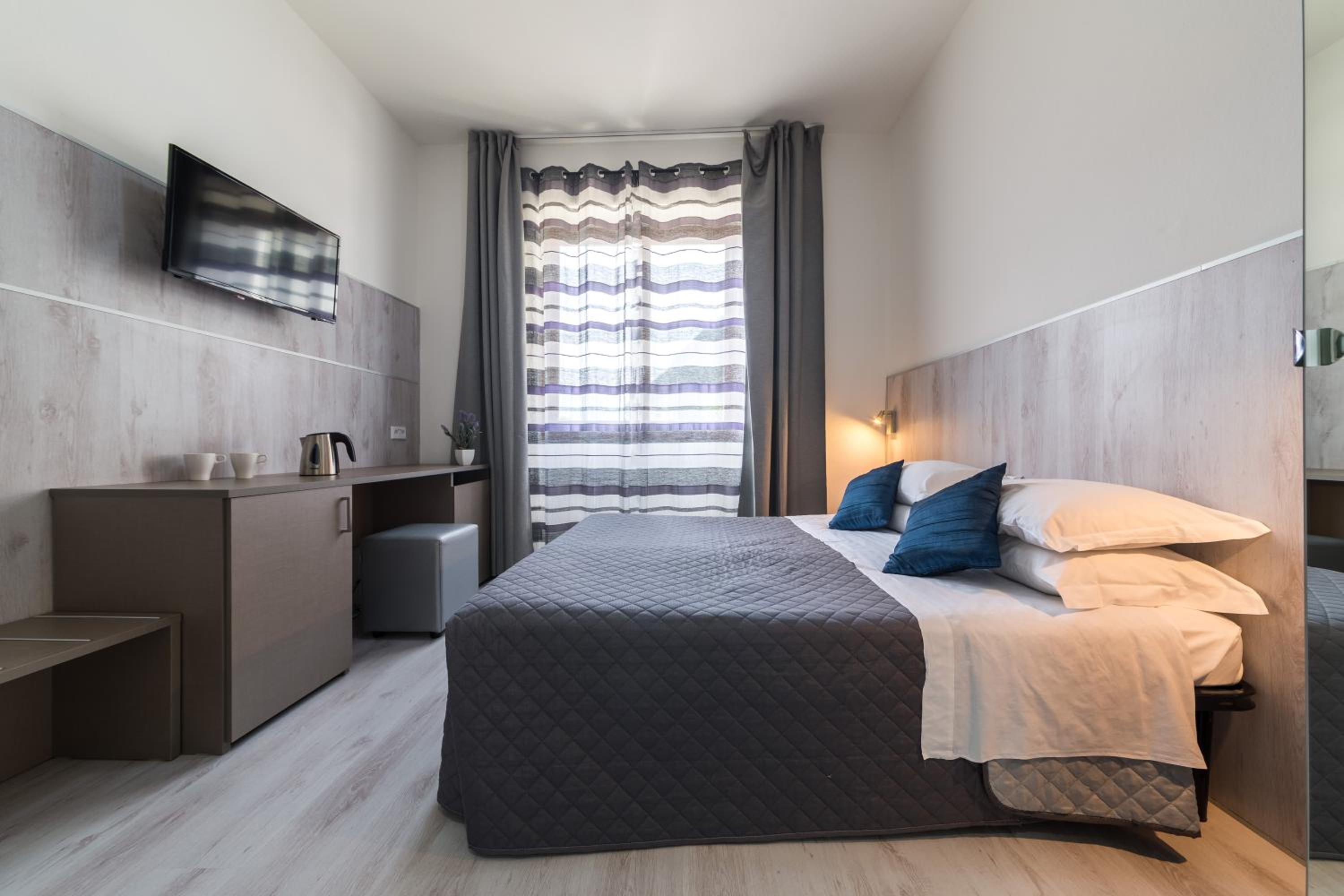 Double or Twin Room photo 2