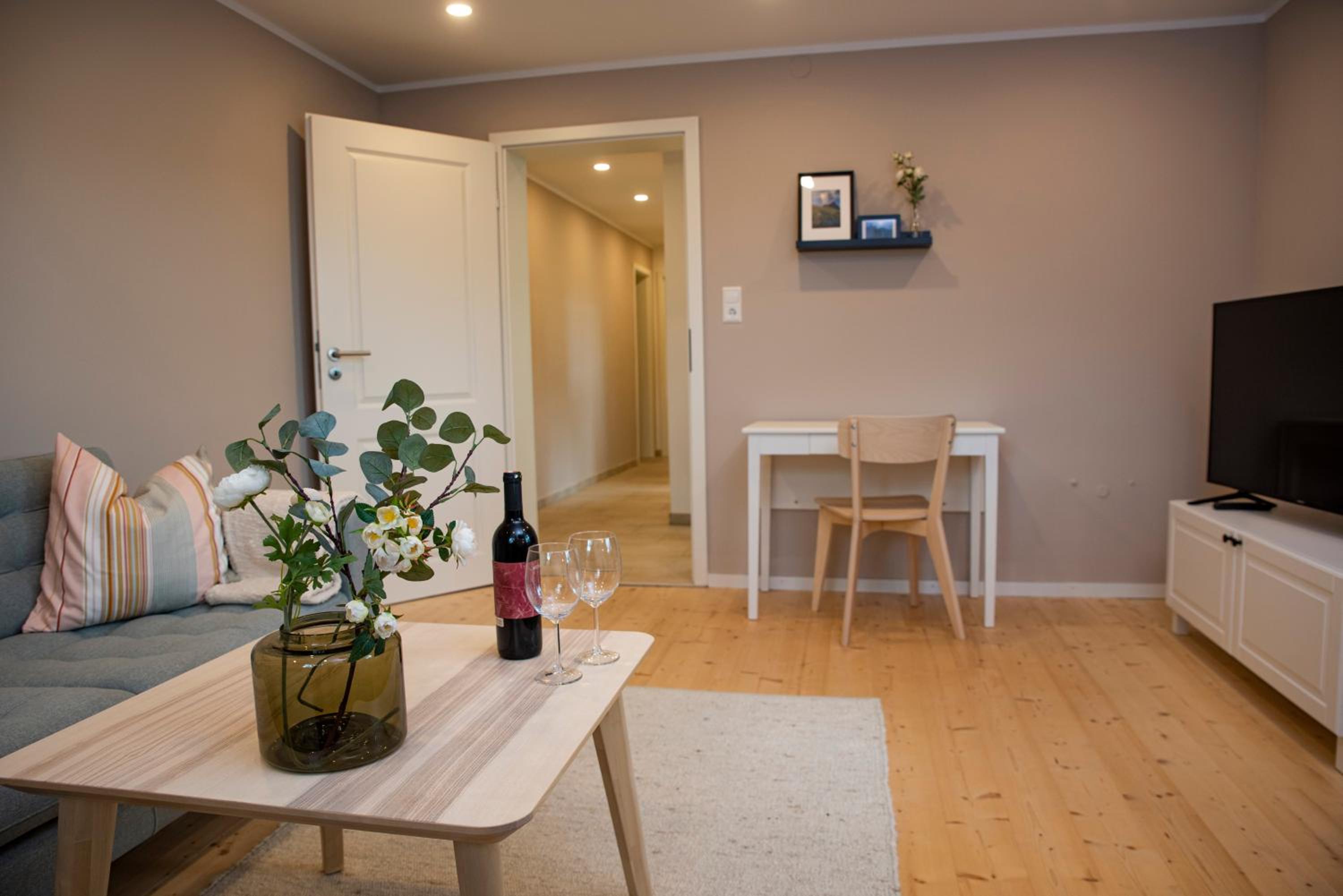 One-Bedroom Apartment photo 3