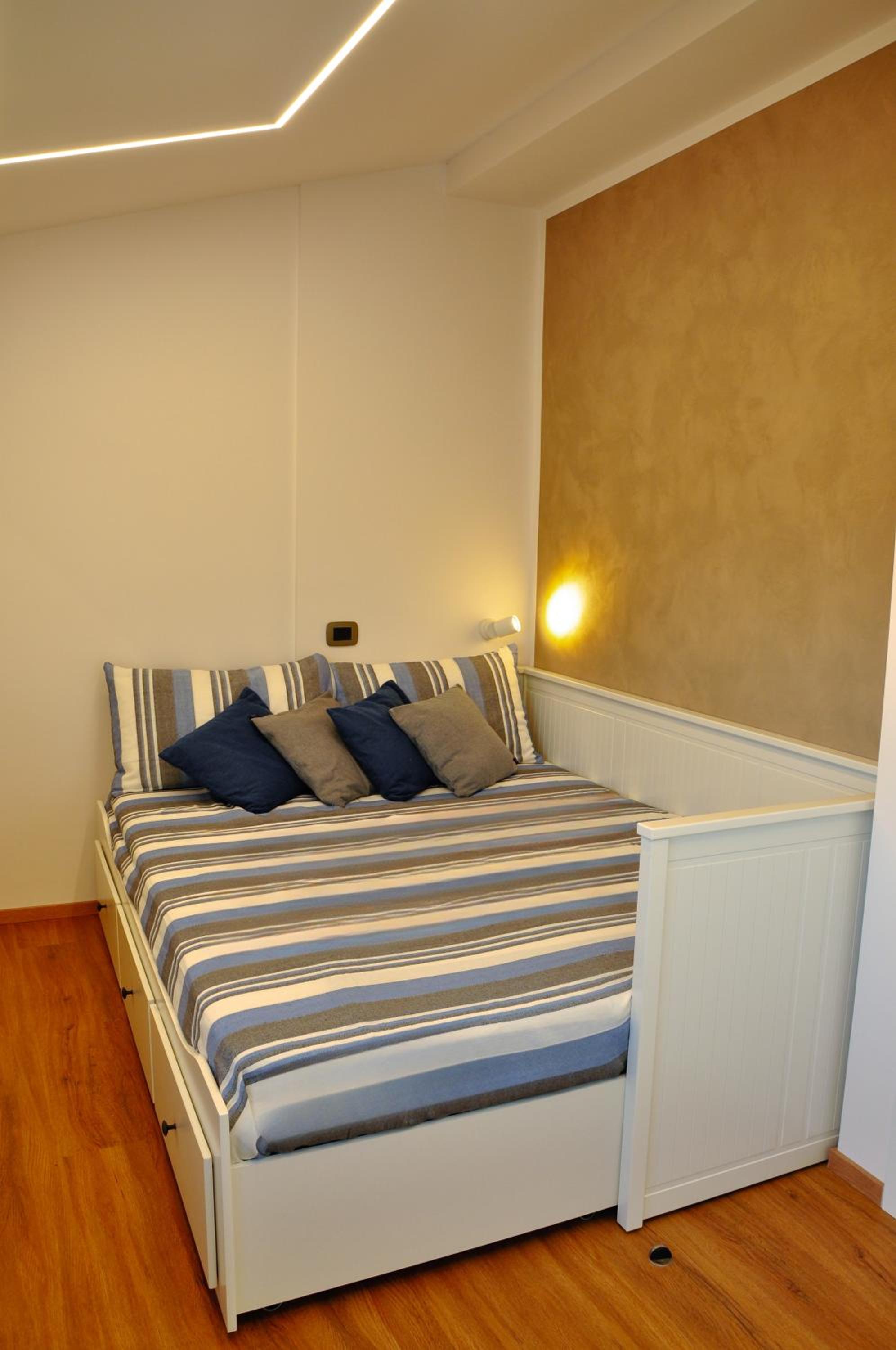 Two-Bedroom House photo 2