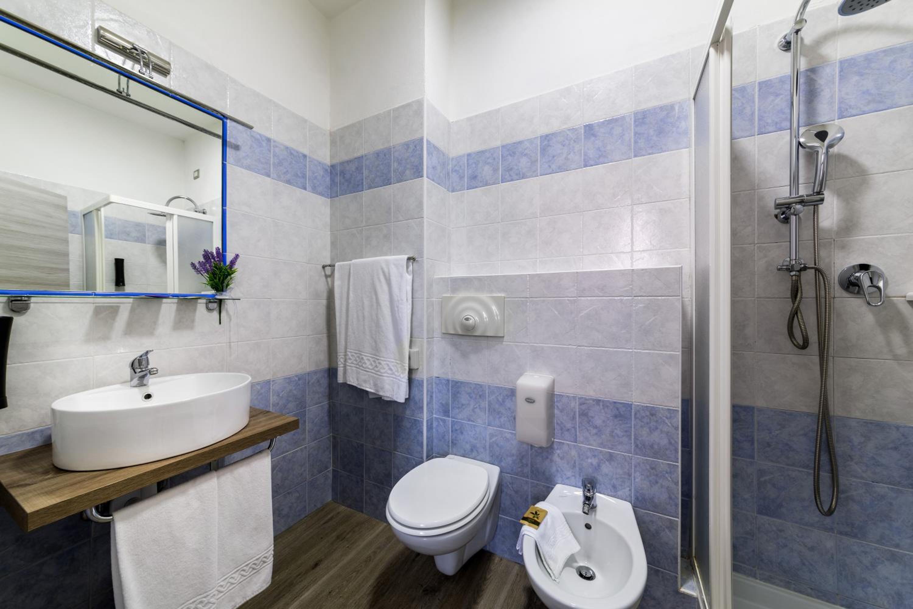 Deluxe Family Suite photo 3