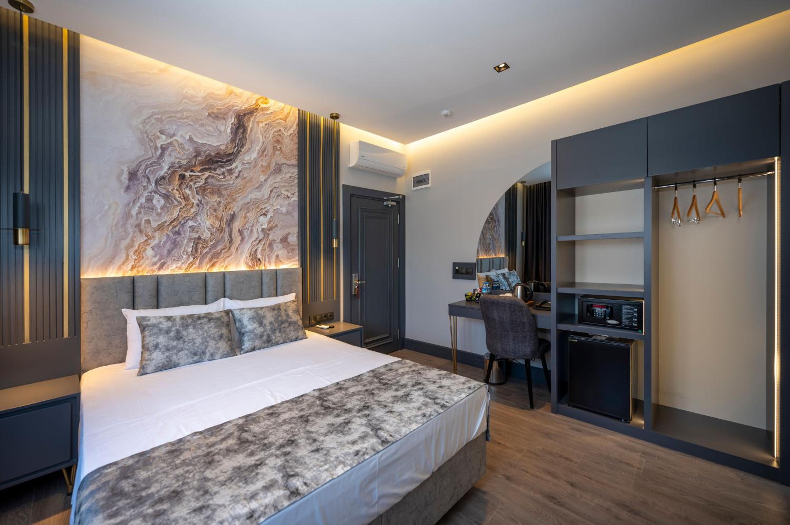 Superior Double Room - Photo 1